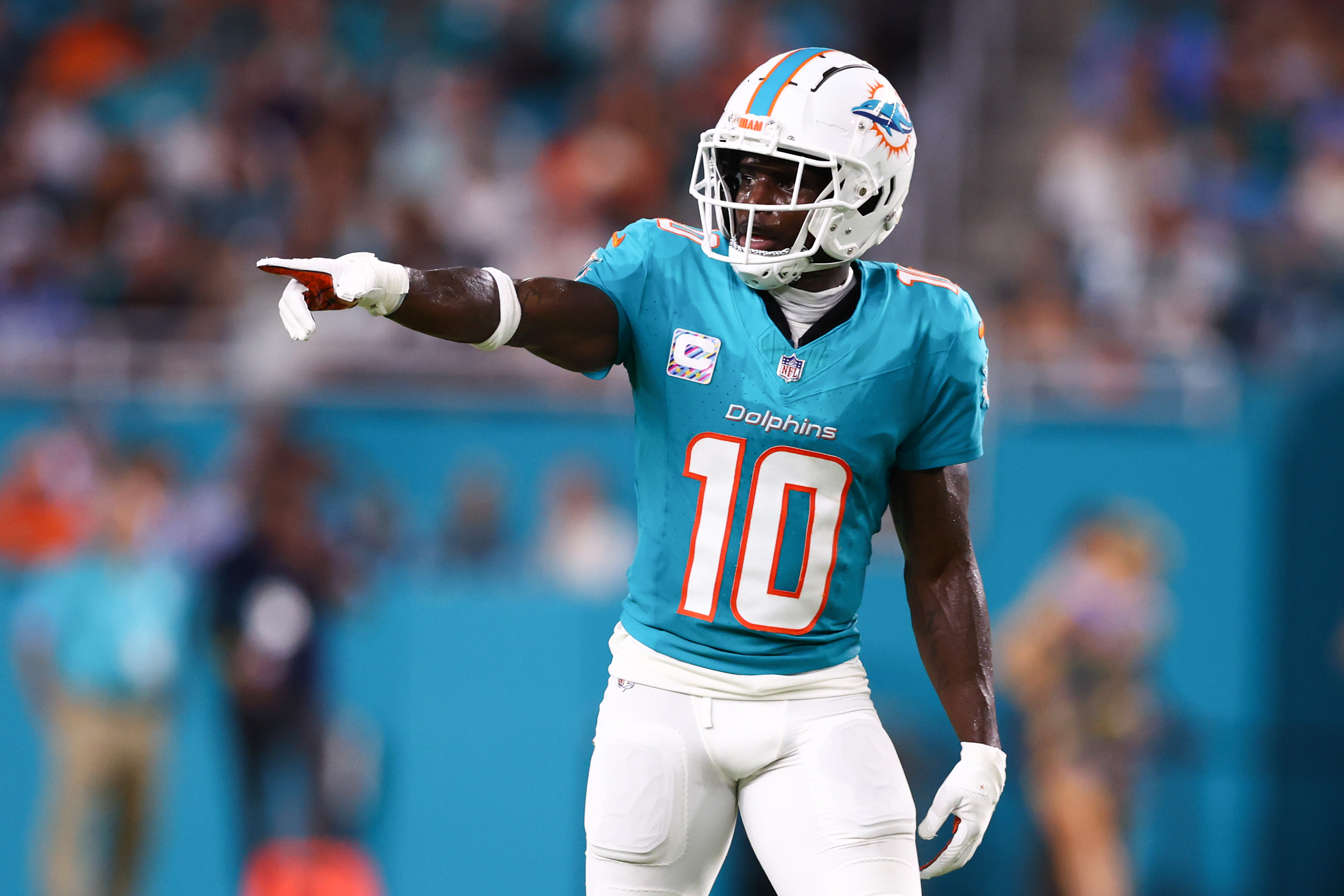 Dolphins' Tyreek Hill Calls Out Lack of Media Exposure After Jay Cutler Arrested