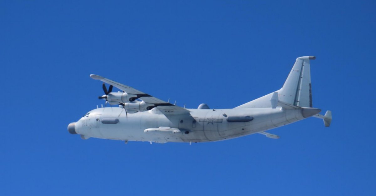 Un avión militar chino voló cerca de Japón