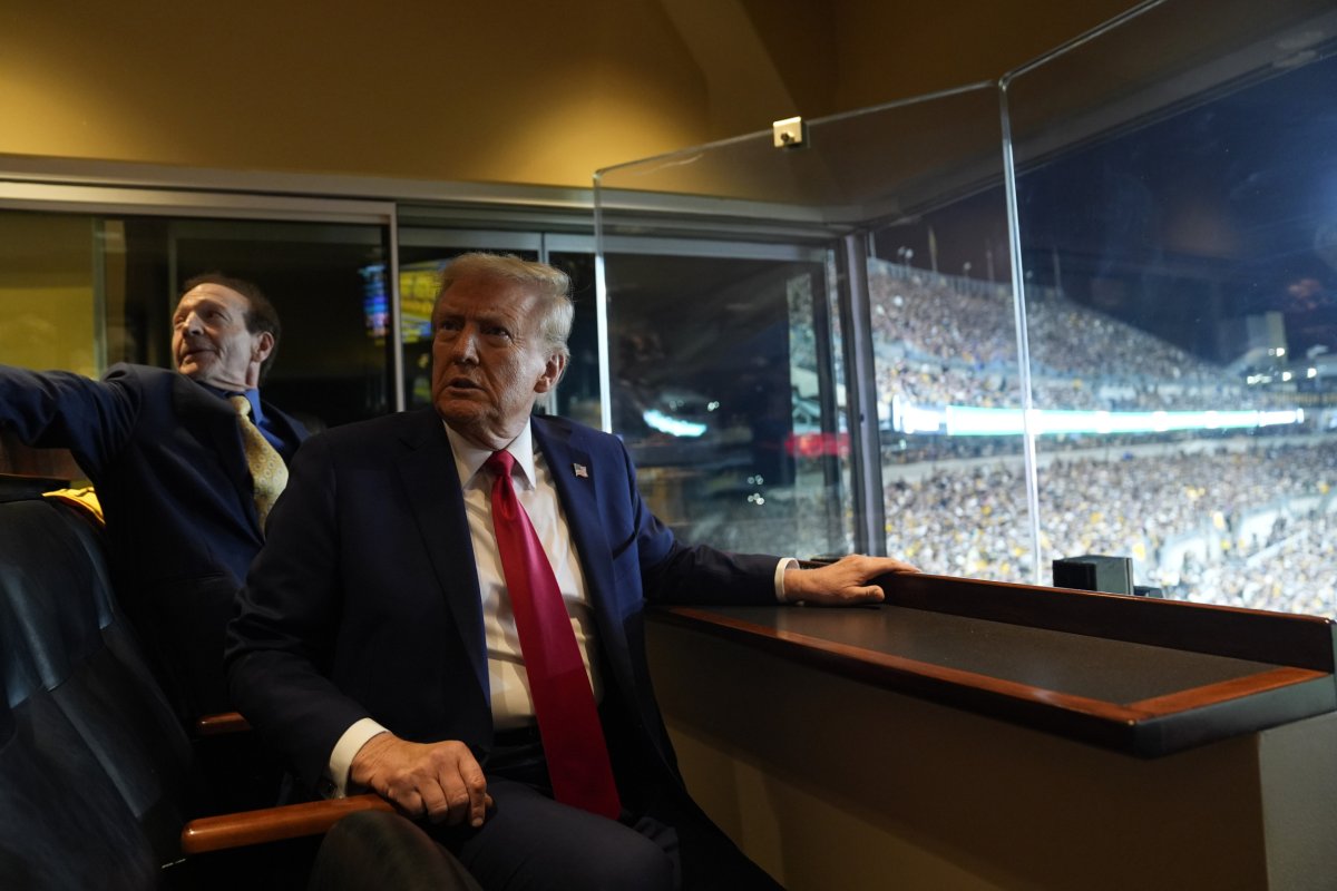 Donald Trump attends the Steelers football game 