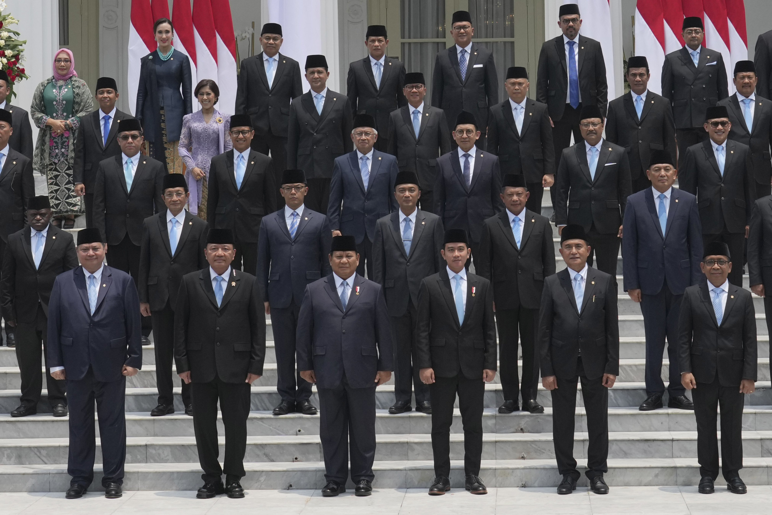 New Indonesian President Swears in Record 109-Member Cabinet