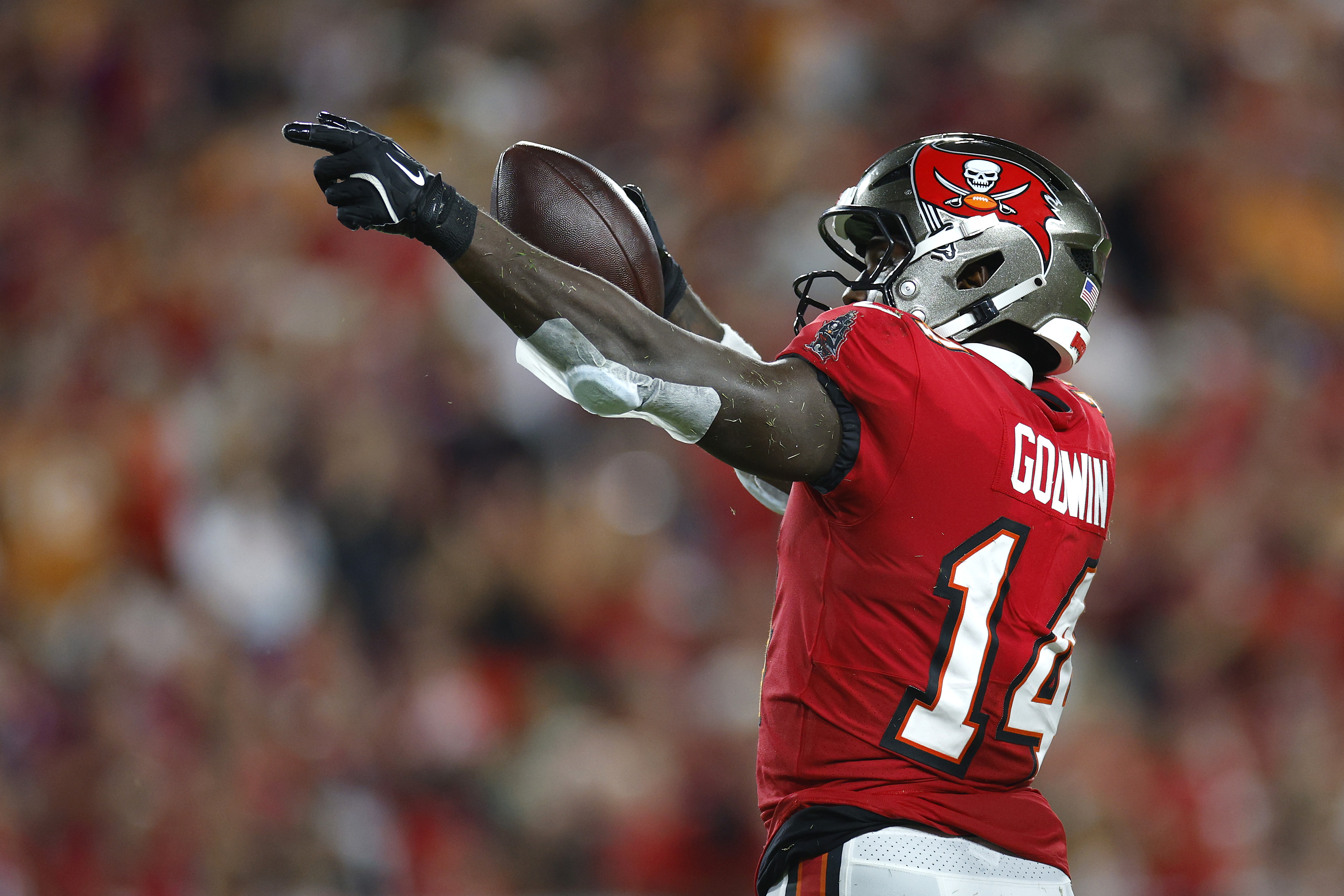 Buccaneers' Chris Godwin Carted Off Field With Significant Leg Injury