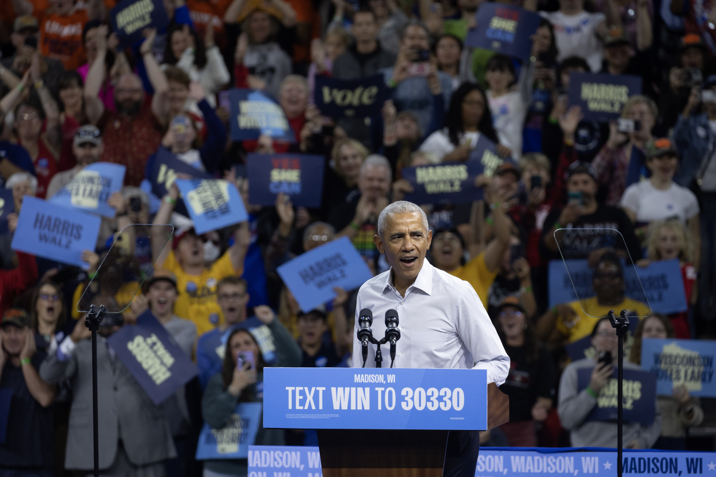 Obama Raps Eminem's 'Lose Yourself' at Rally