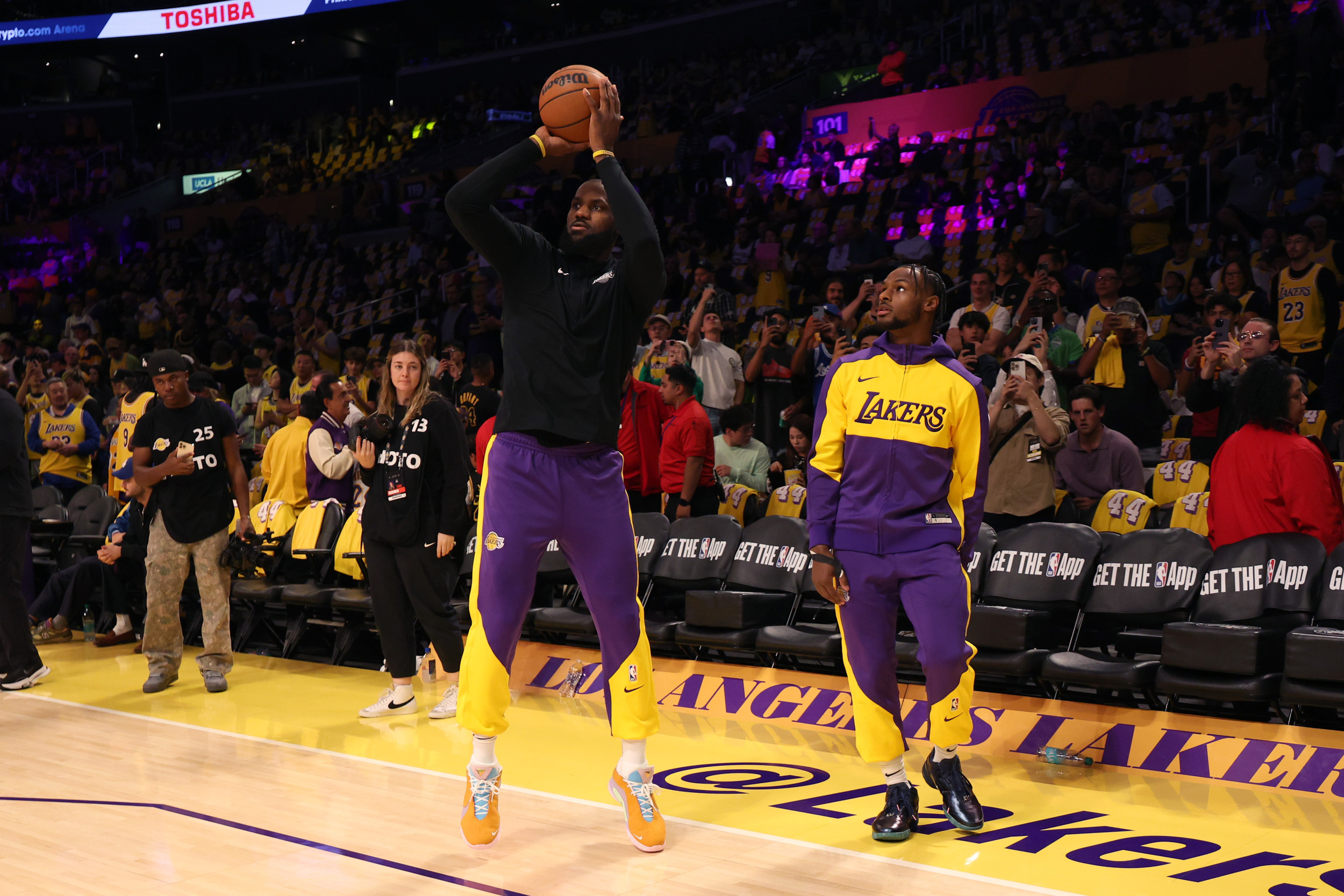 LeBron And Bronny James Make History As First NBA Father Son Duo To lebron-and-bronny-james-make-history-as-first-nba-father-son-duo-to
