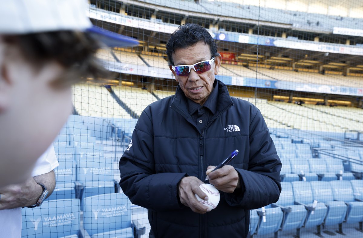 Fernando Valenzuela of the Los Angeles Dodgers has died