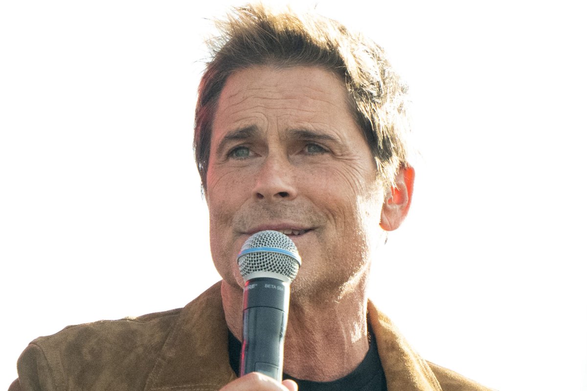 Rob Lowe teases St. Elmo's Fire sequel