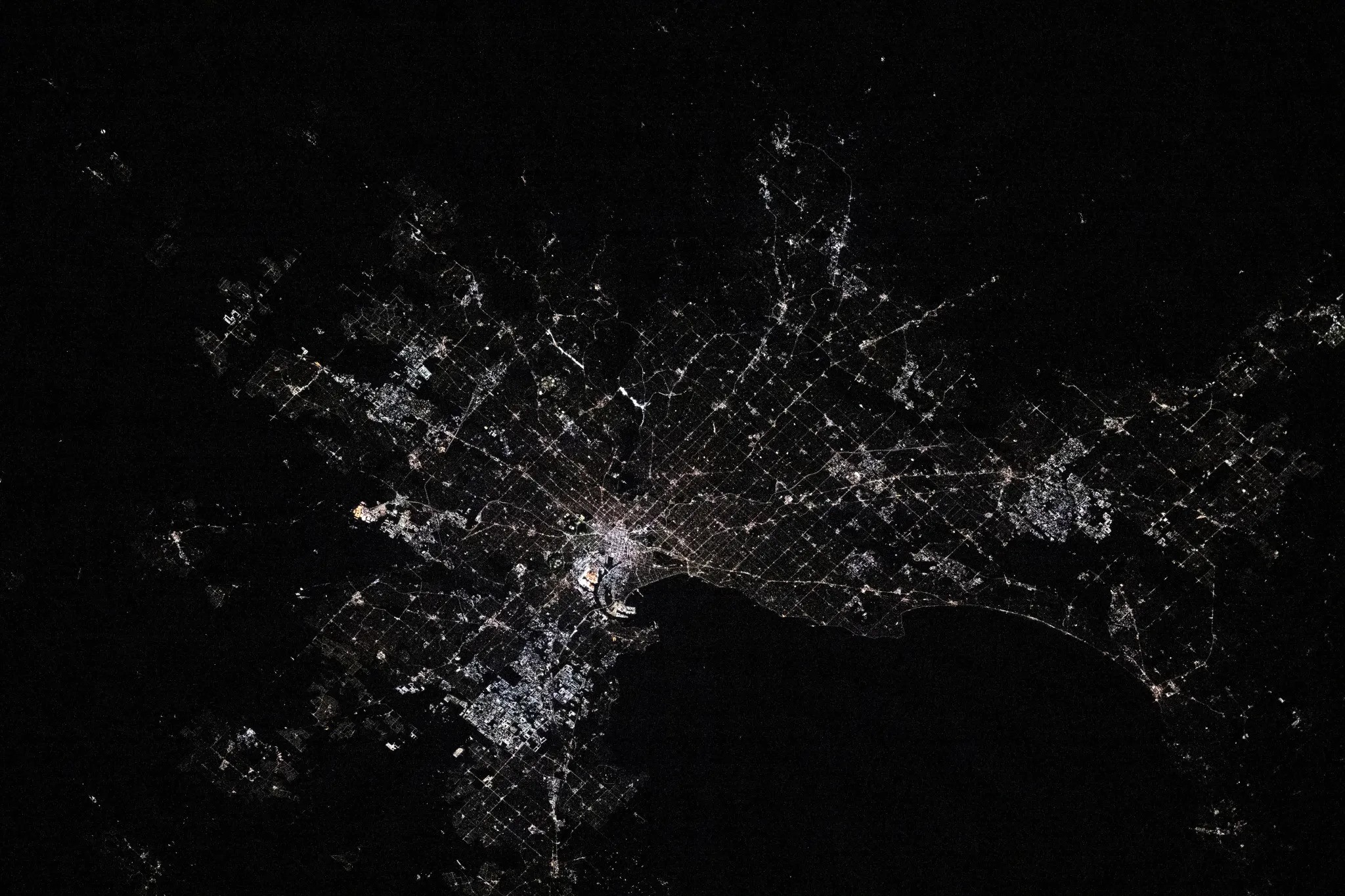 Stunning Views: An Astronaut’s Perspective on Australia’s Major City from Space