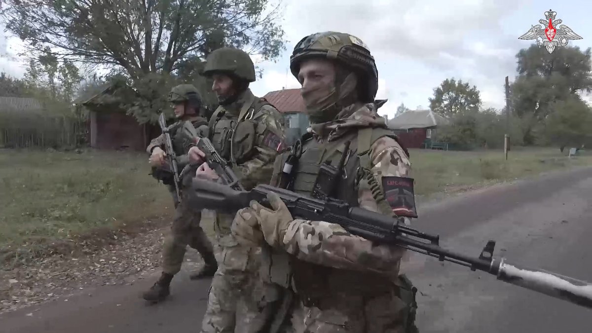 Russian soldiers patrolling 