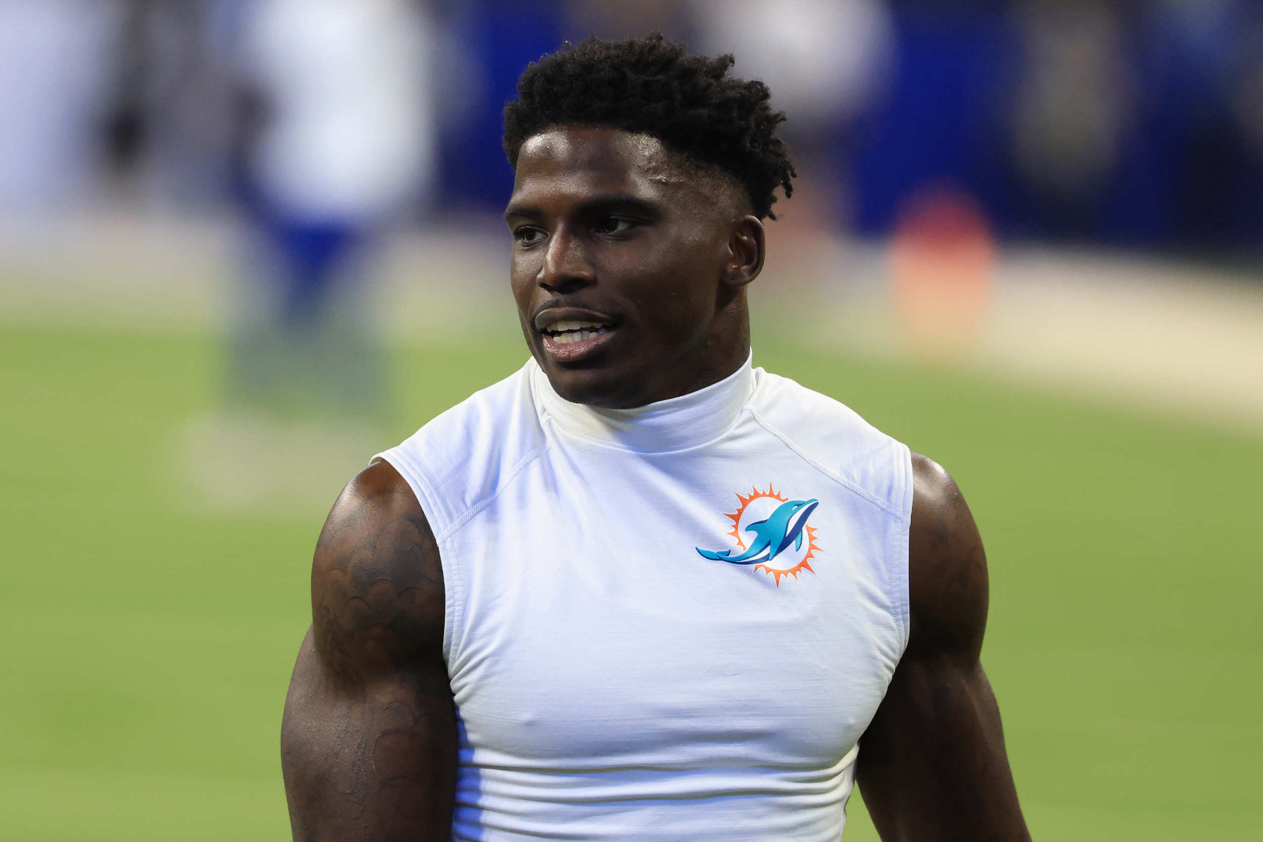 Dolphins’ Tyreek Hill will play despite foot injury