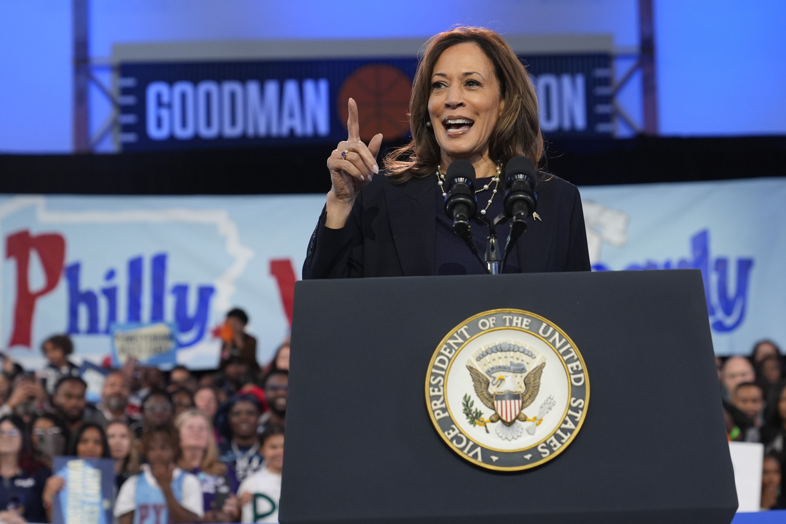 Kamala Harris Woos Puerto Rico After Trump Rally Comments Newsweek