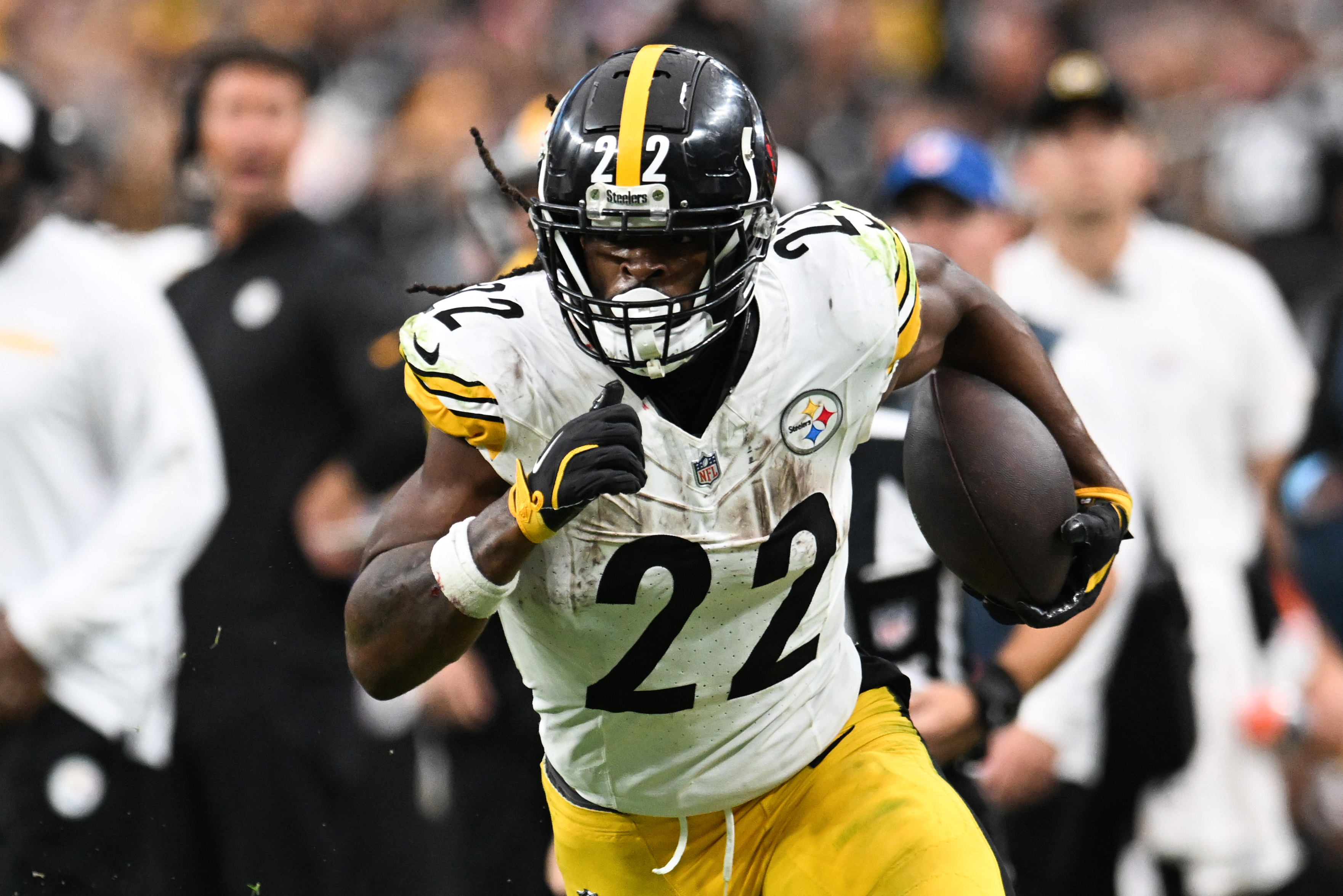 Najee Harris Seemingly Took a Shot at Steelers During Chargers Introduction