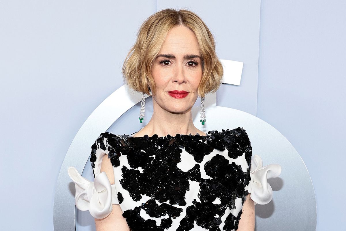Sarah Paulson Podcast Interrupted After Spilling Drink on Equipment