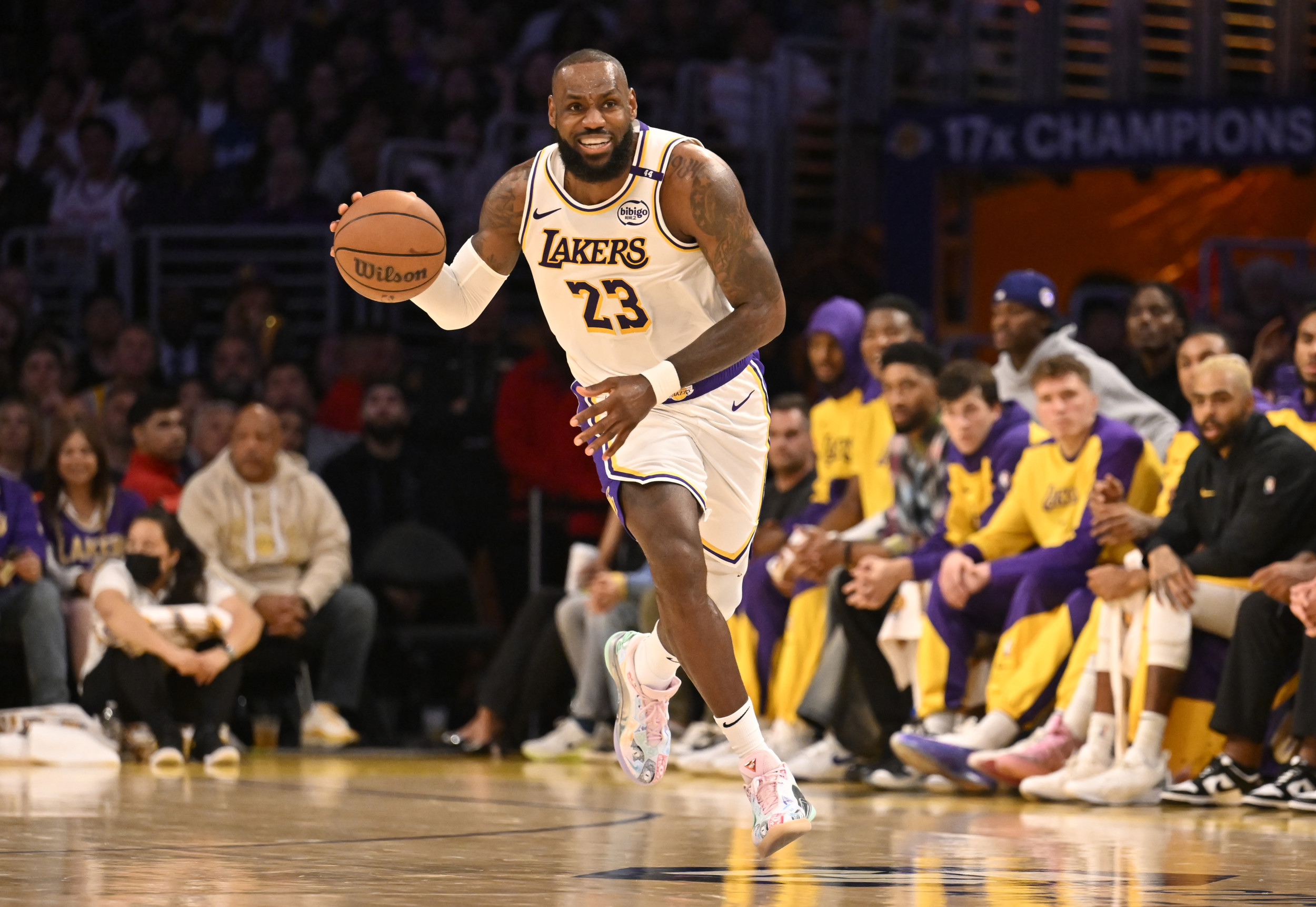 Lebron james at lakers best sale