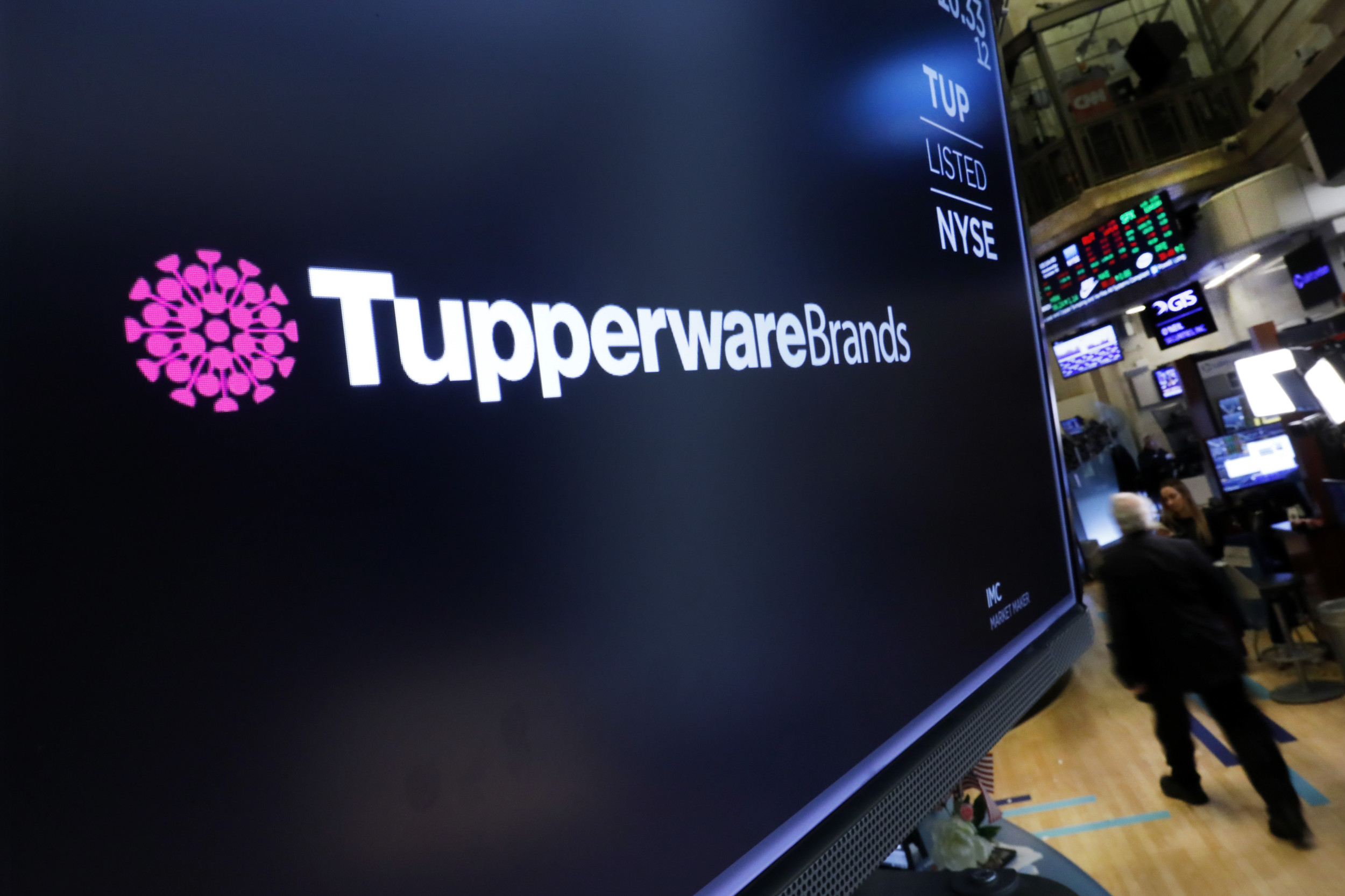 Tupperware Looks to Avoid Bankruptcy as Court Approves Sale to Lenders