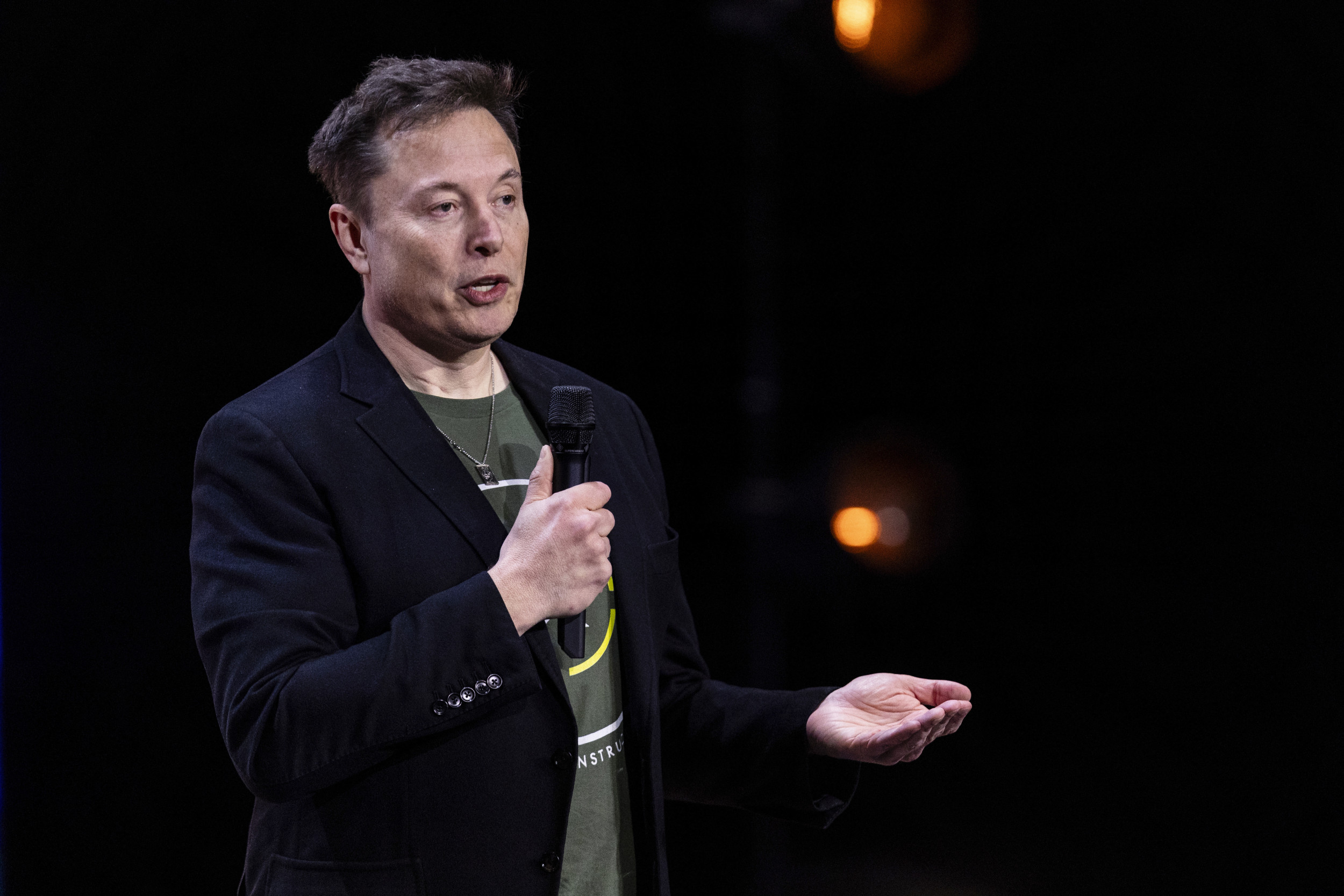 Elon Musk's Humanoid Robot Claims 'Unrealistic' - Newsweek