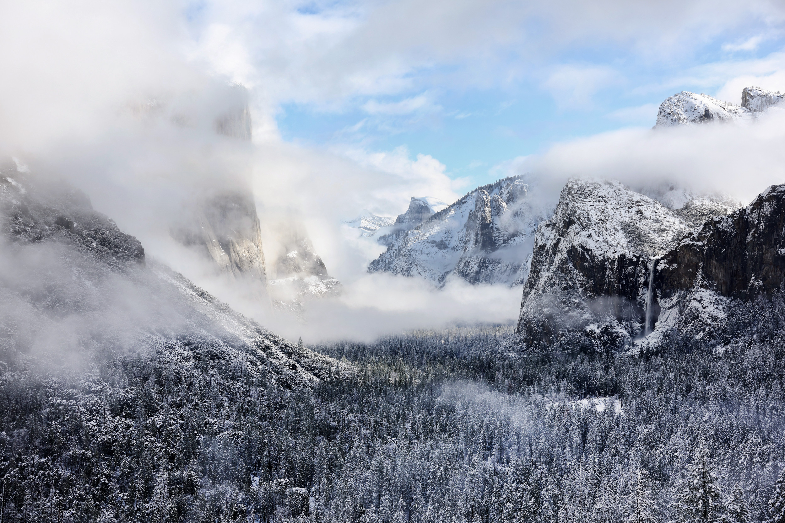 Winter weather warnings have been issued for 10 states as snow is expected