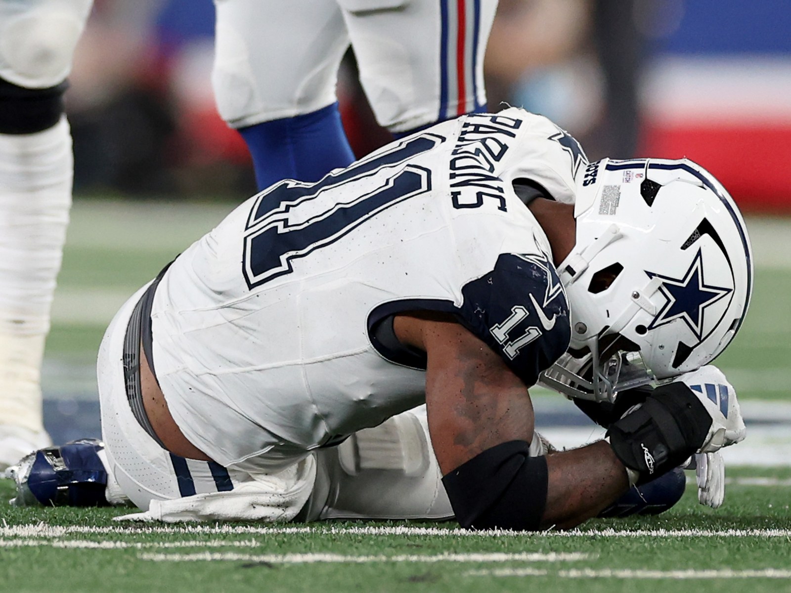 Cowboys' Micah Parsons Receives Disappointing Update on Week 9 Playing Status - Newsweek