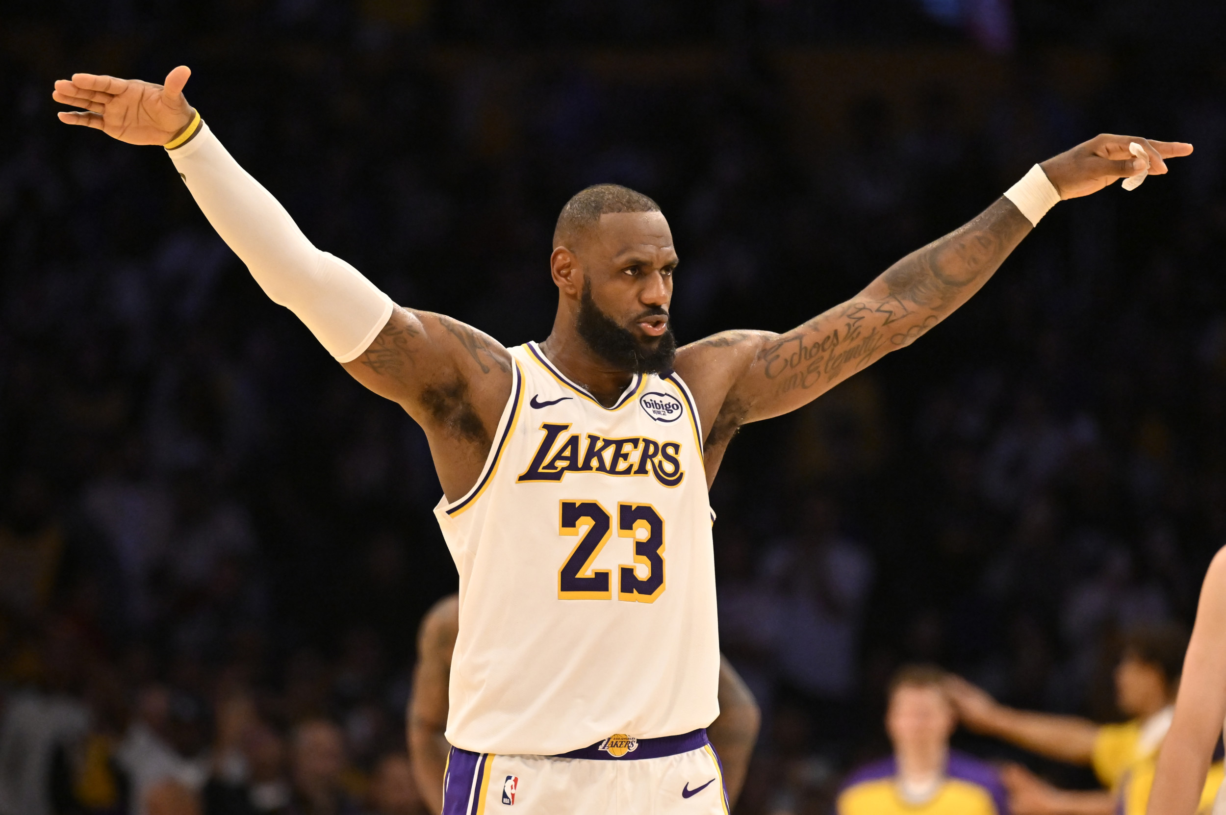 Lakers' LeBron James Officially Endorses Kamala Harris For President