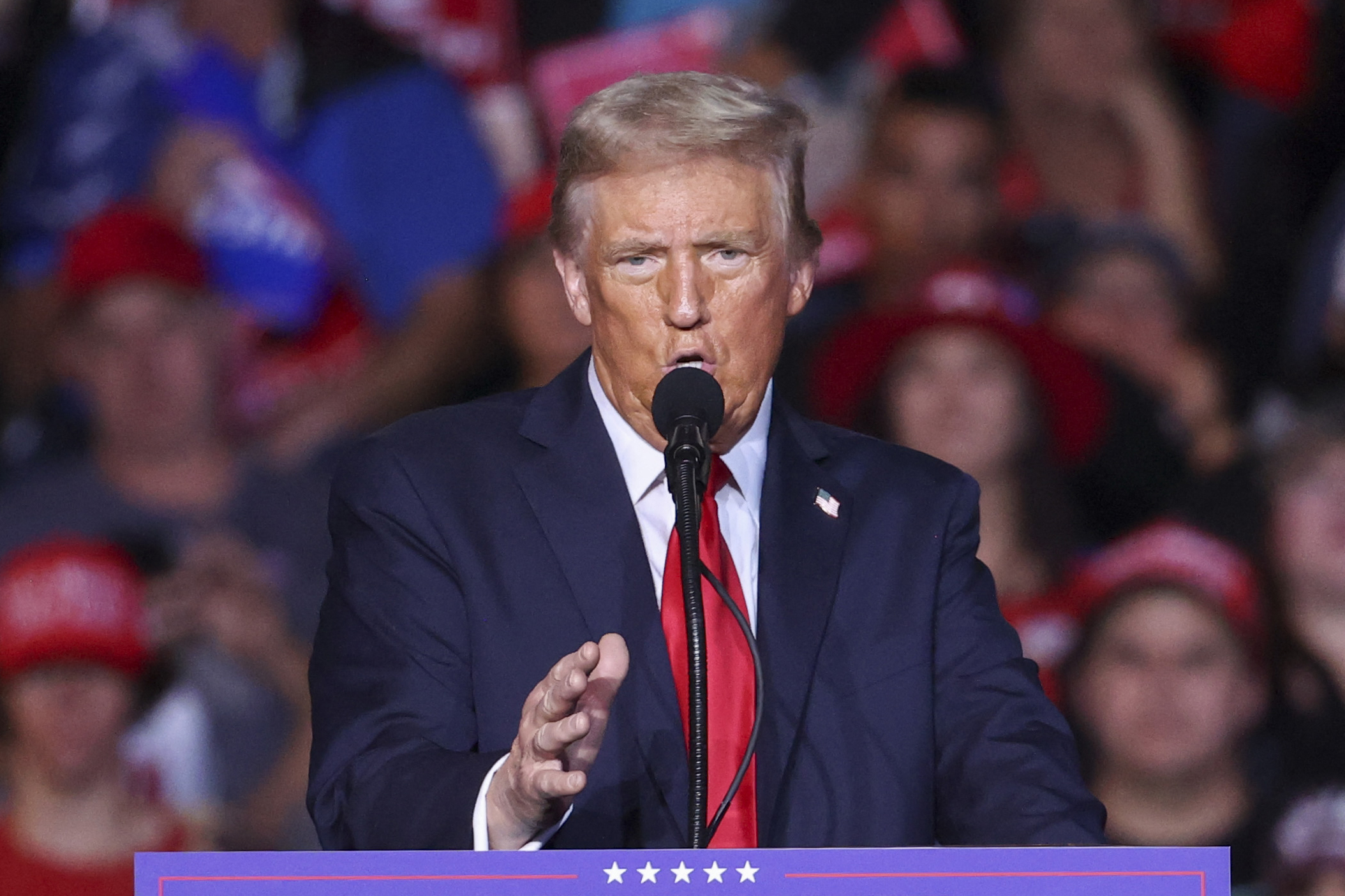 Trump’s name not seen on screen of California voting machine goes viral