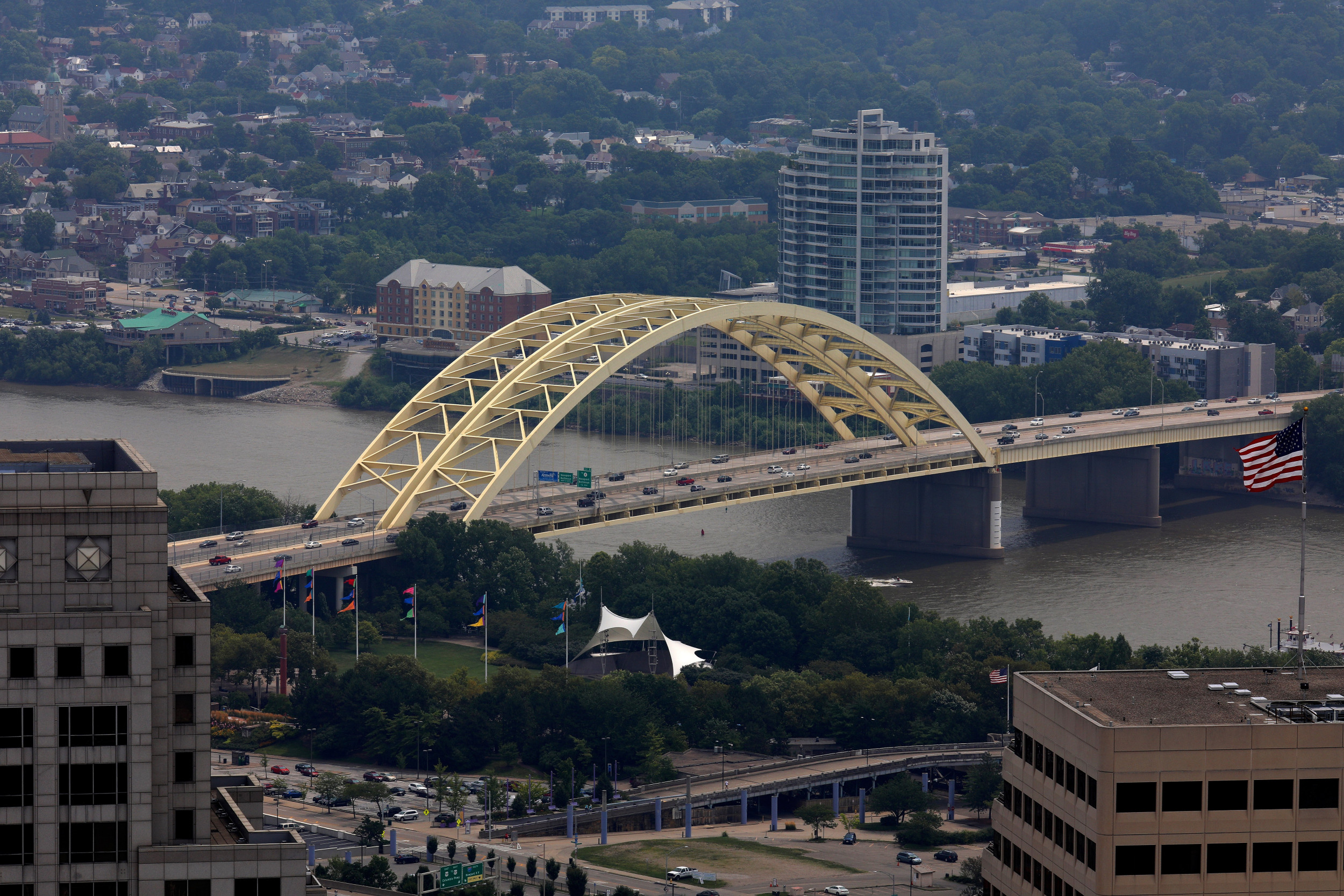 Large Fire Closes Ohio River Bridge, Steel Structure Damaged - Newsweek