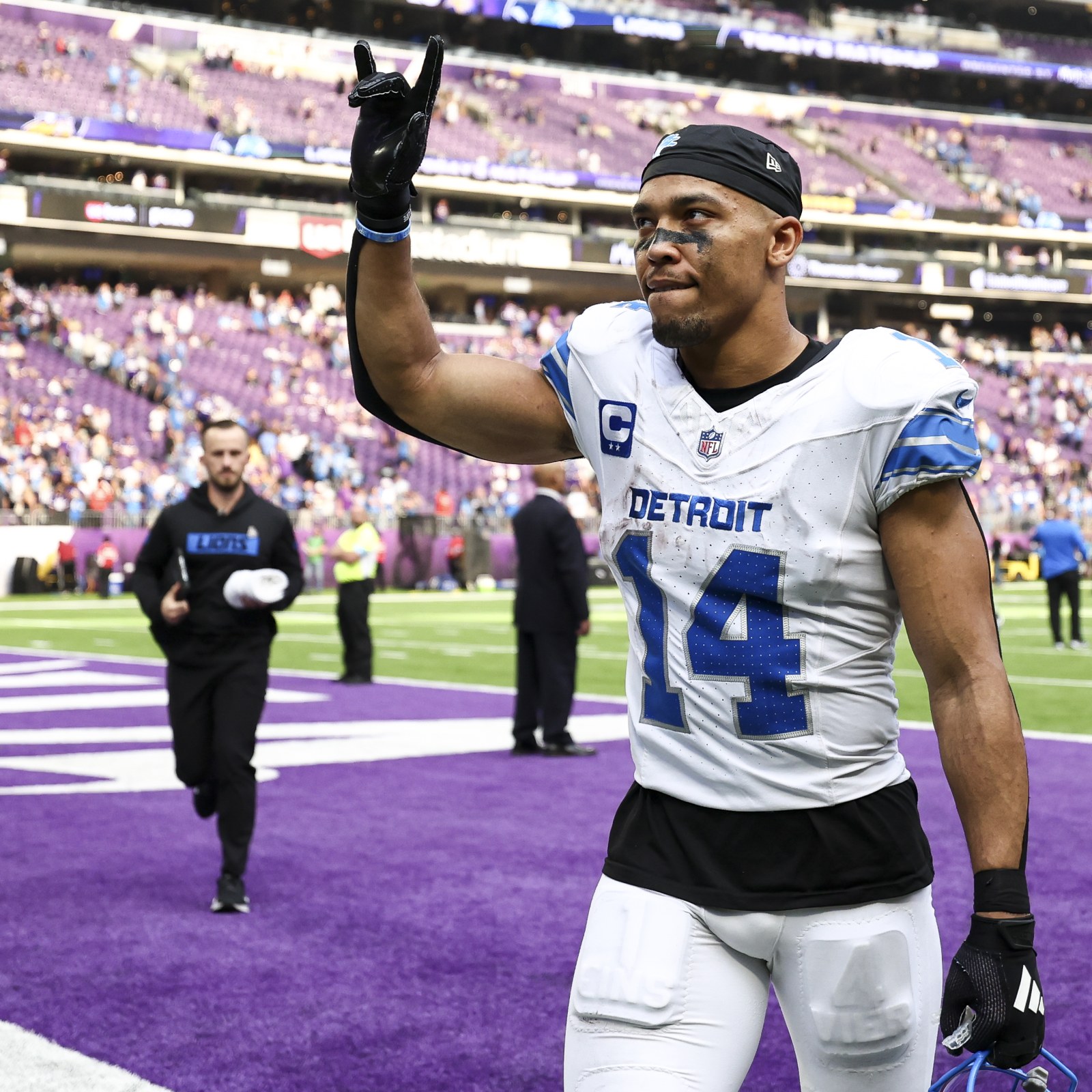 Lions' Amon-Ra St. Brown Sports Sweater Dissing Green Bay Ahead of Week 9 Matchup - Newsweek