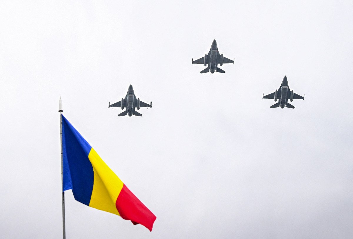 Romanian F-16s