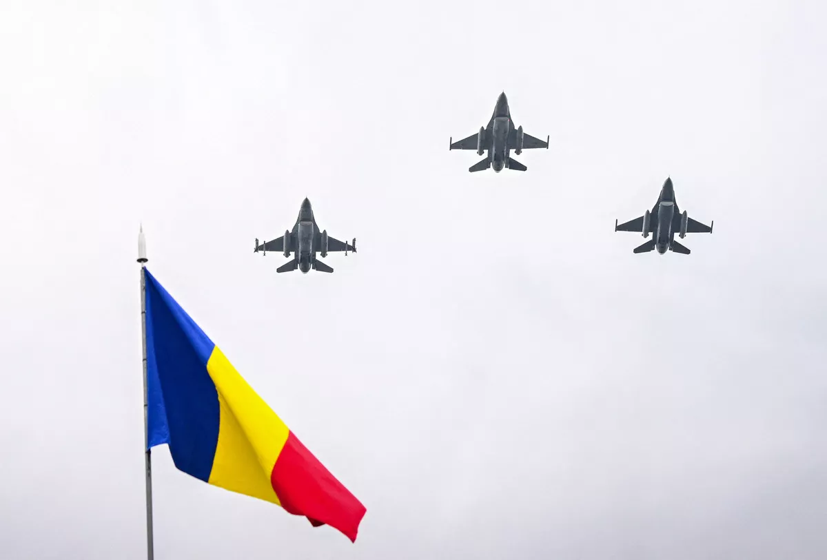 https://d.newsweek.com/en/full/2511133/romanian-f-16s.webp