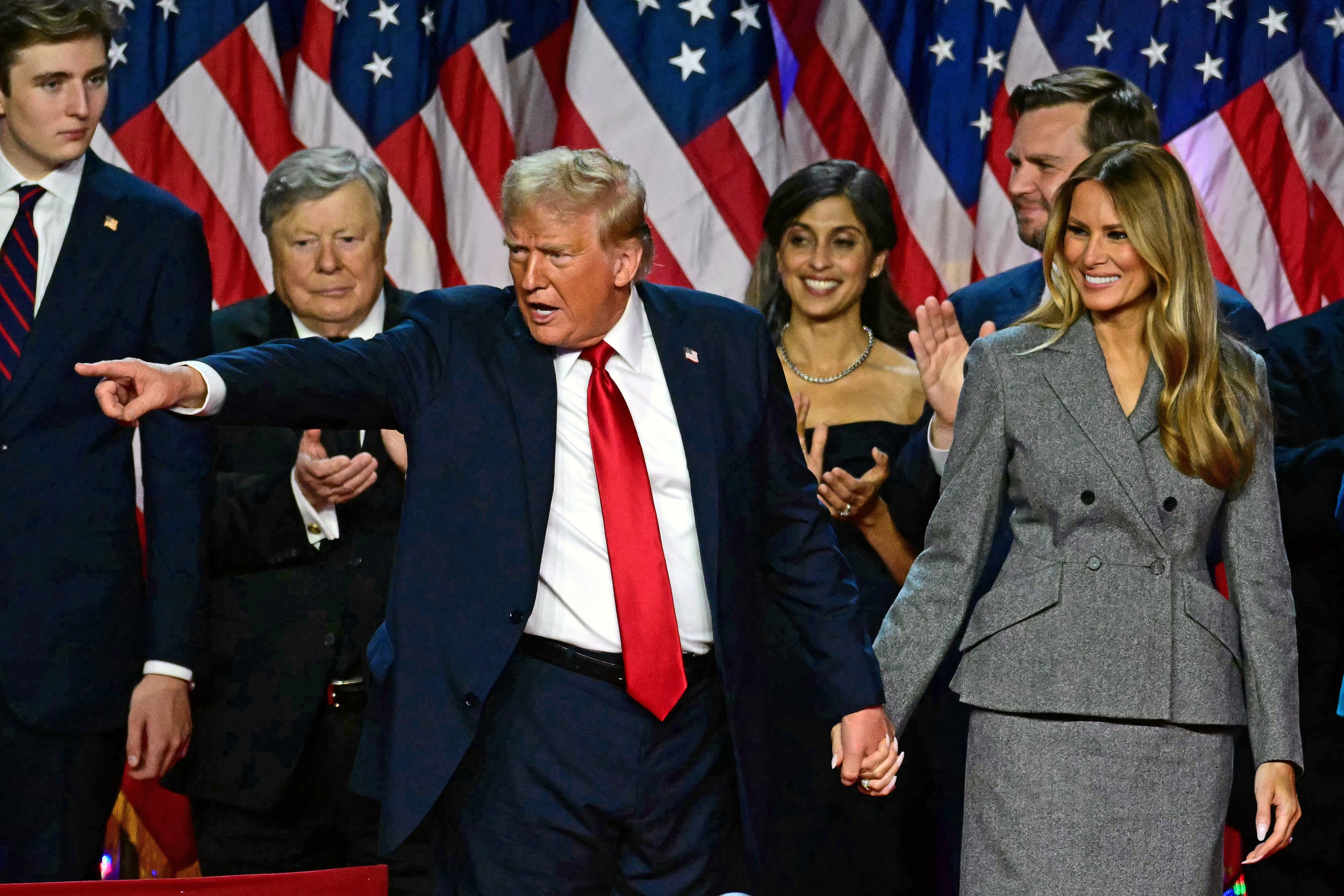 Barron, Melania and Ivanka give the victory speech together with Donald Trump