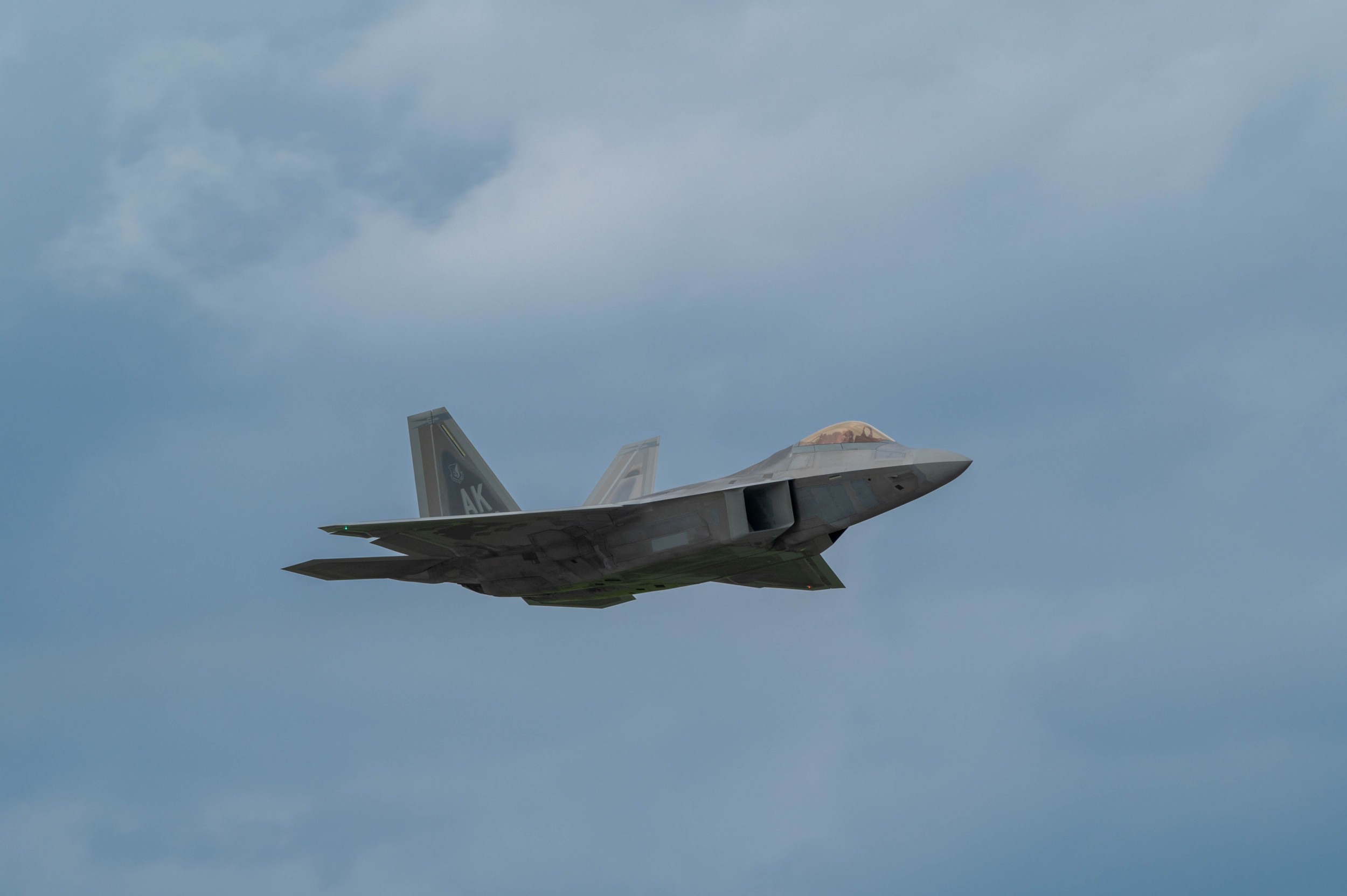 US Raises Air Power on China's Doorstep With F-35 and F-22 Jets