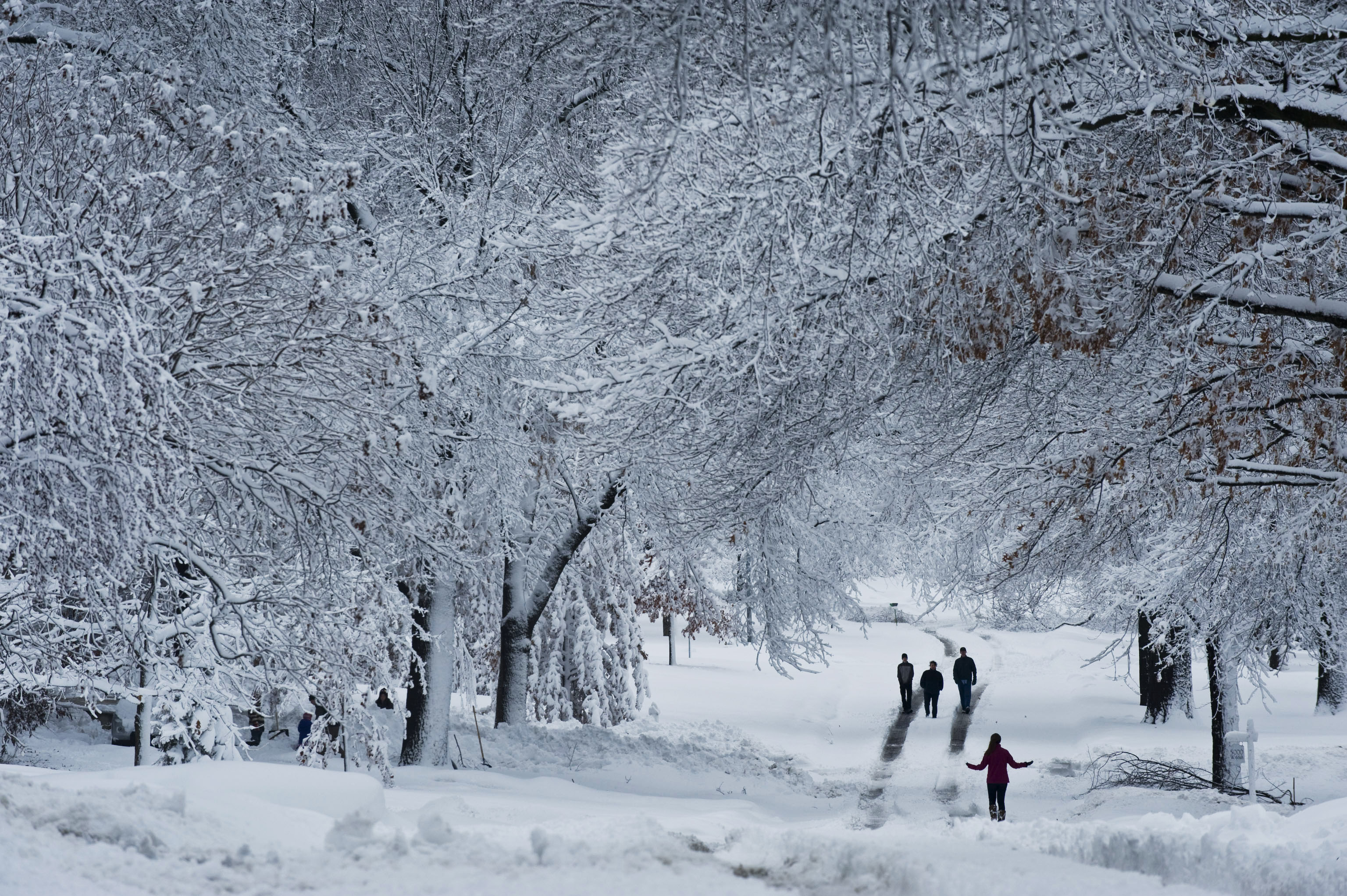 Winter storm warning for five states as thousands told to avoid traveling