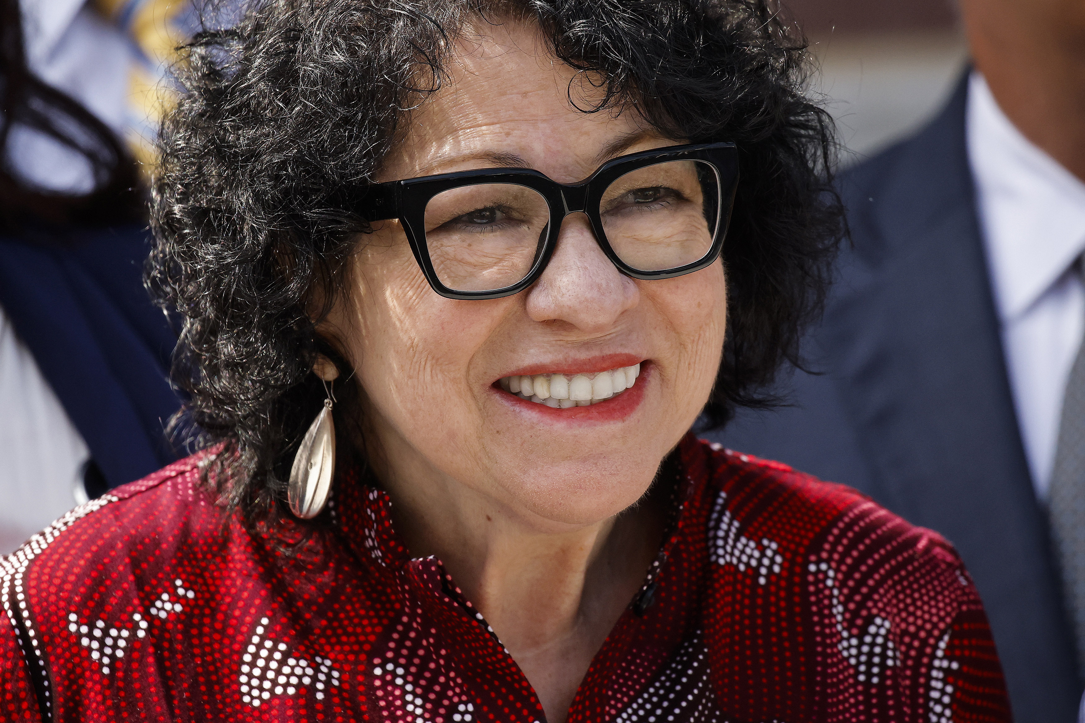 Sotomayor Resists Retirement Amid Transition Pressure