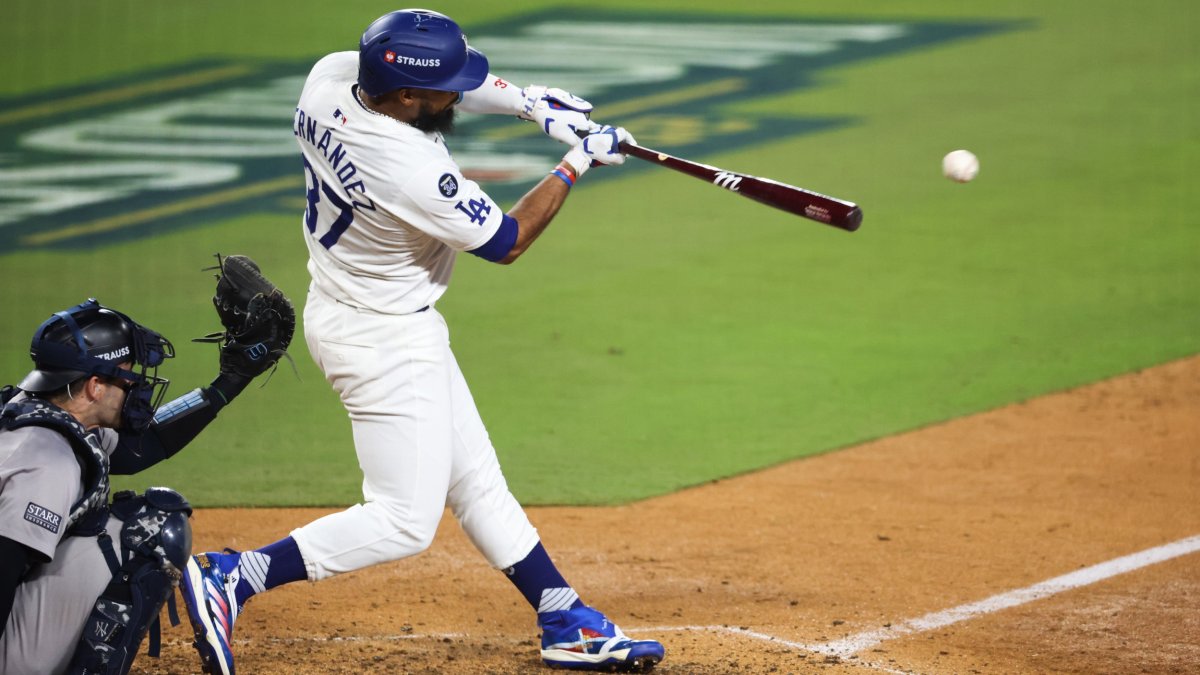 Los Angeles Dodgers outfielder Teoscar Hernández