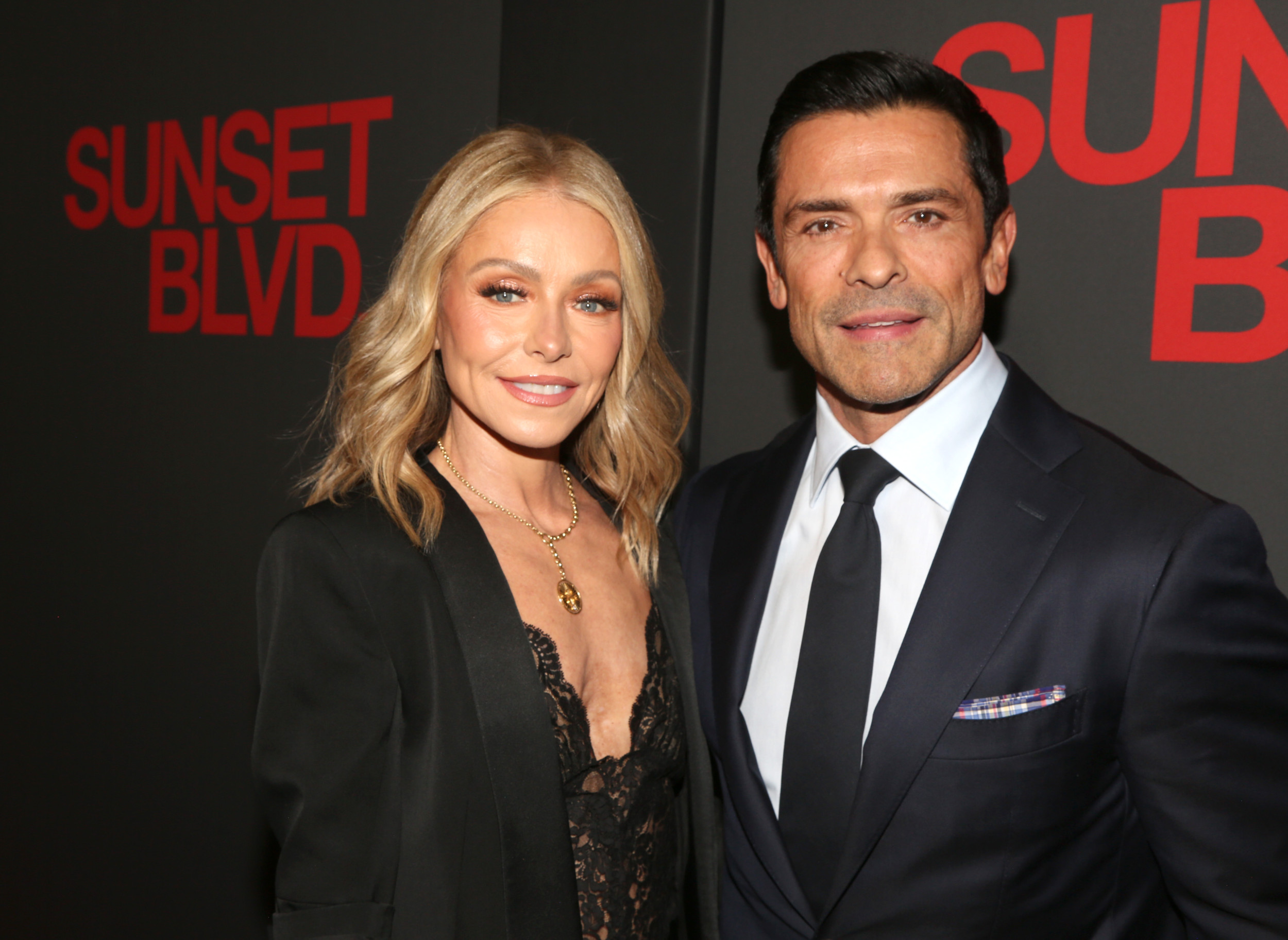 How Kelly Ripa Really Feels About Mark Consuelos Kissing Others