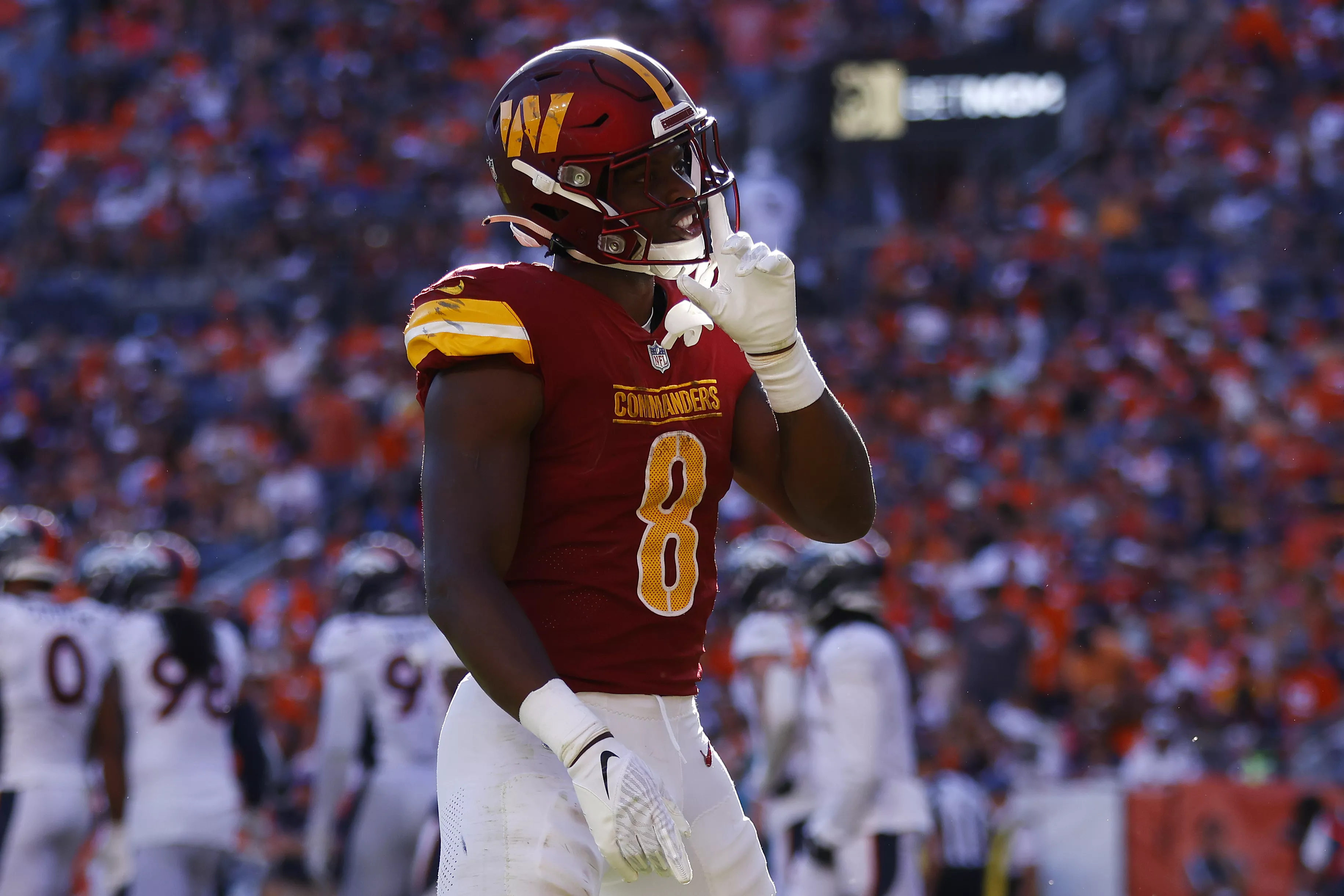 Commanders' Brian Robinson Jr Exits Game With Signficant Leg Injury