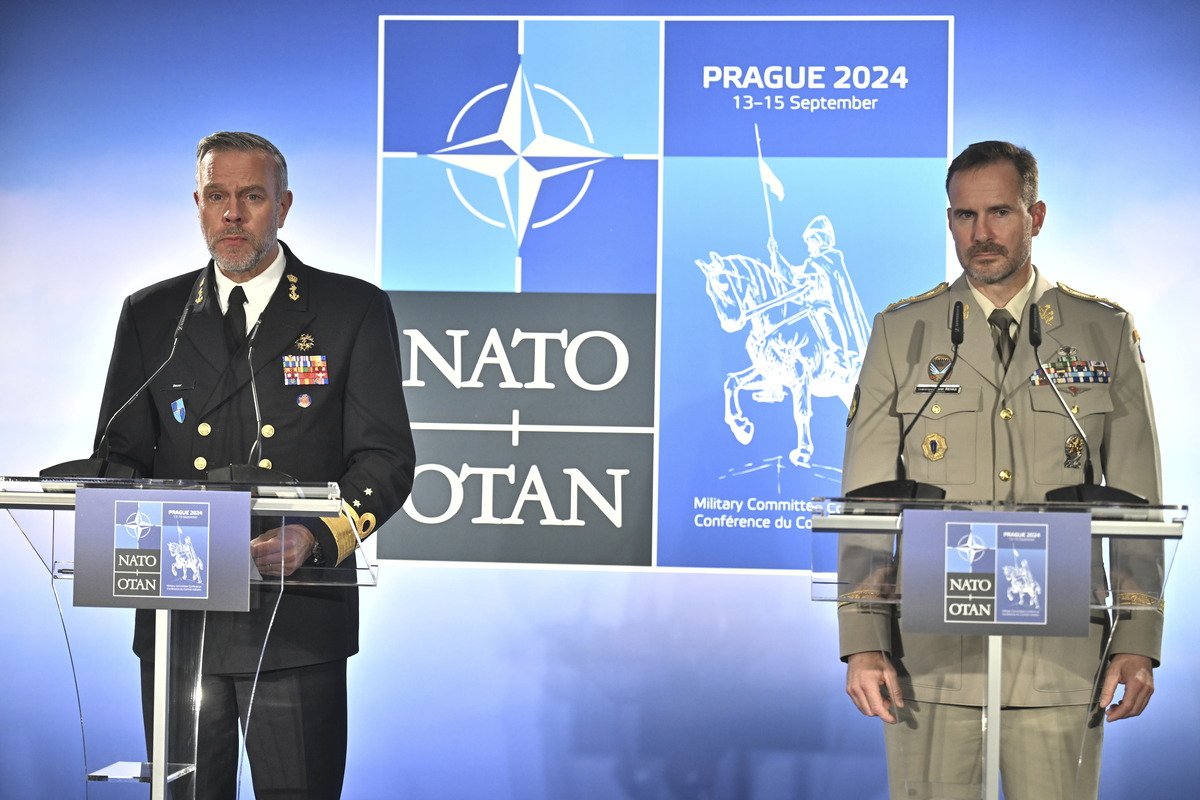 Admiral Bauer and General Rekha
