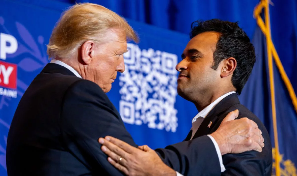 https://d.newsweek.com/en/full/2520795/trump-ramaswamy.webp