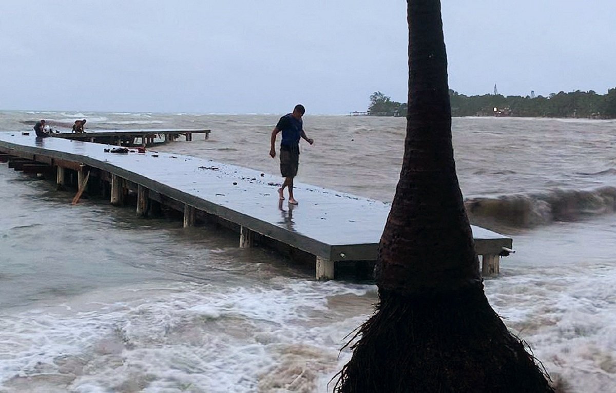 Il percorso della tempesta tropicale Sara produce un ‘notevole cambiamento’