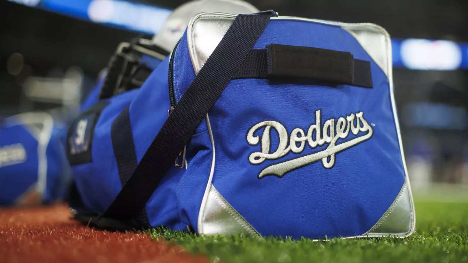 Dodgers Predicted to Sign Two-Time Gold Glove Winner to $50 Million Deal