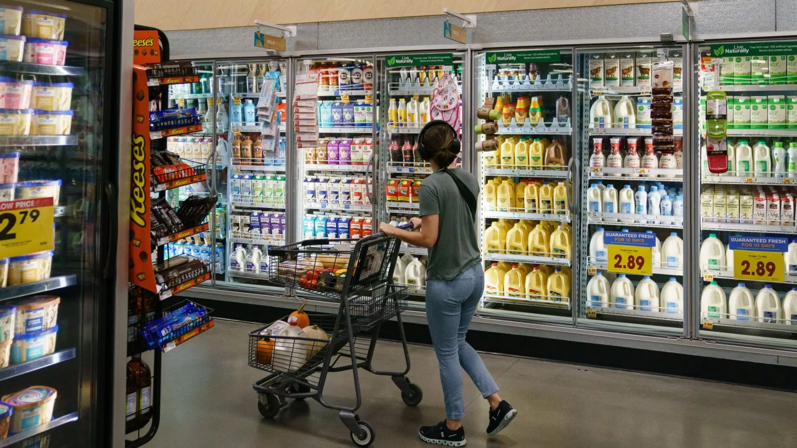 Complete list of all grocery stores open on Thanksgiving Day