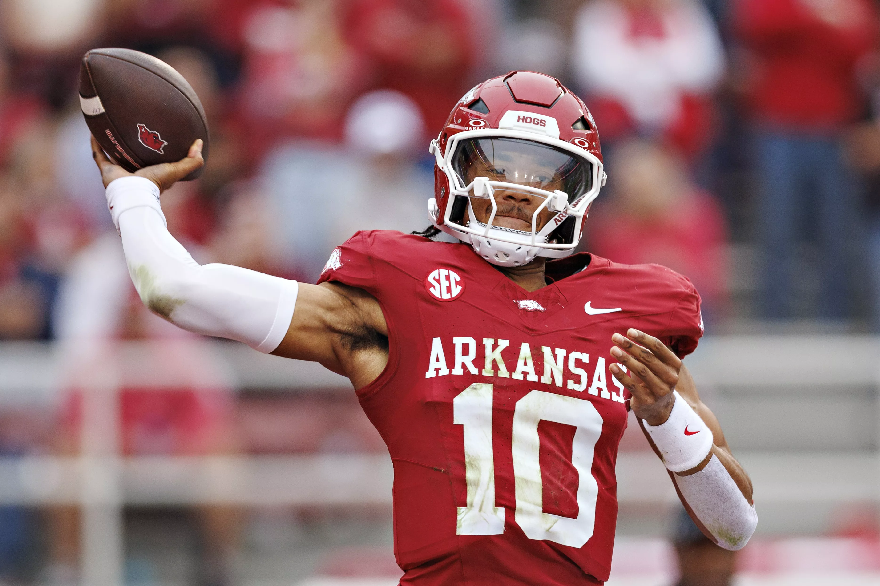 BetMGM bonus code NEWSWEEK200: Bet $10 on CFB, unlock instant $200 bonus