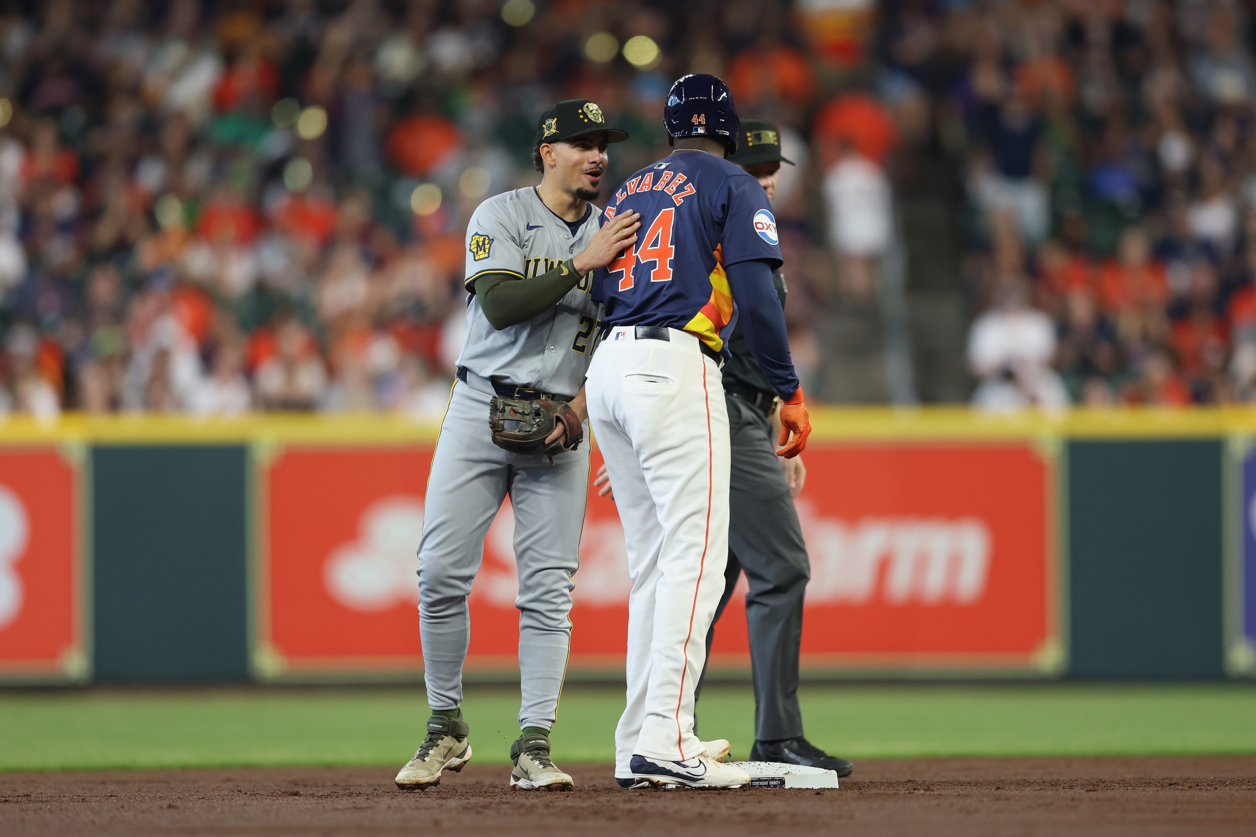 Astros Linked To Projected $200 Million Emergency Alex Bregman Replacement