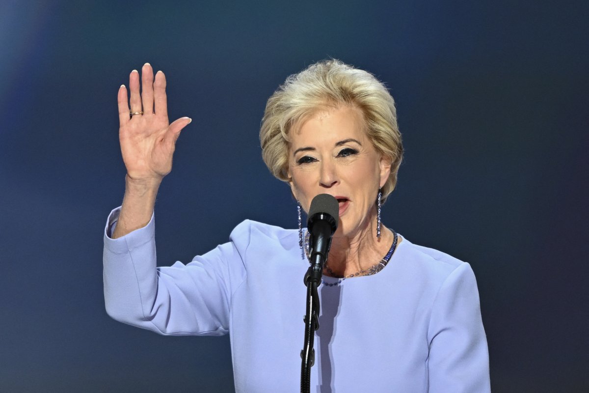 Linda McMahon speaks 