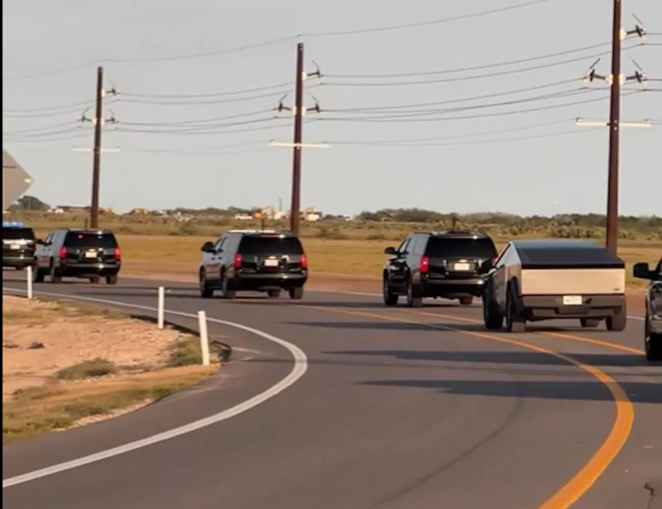 https://d.newsweek.com/en/full/2525596/cybertruck-trump-motorcade.webp