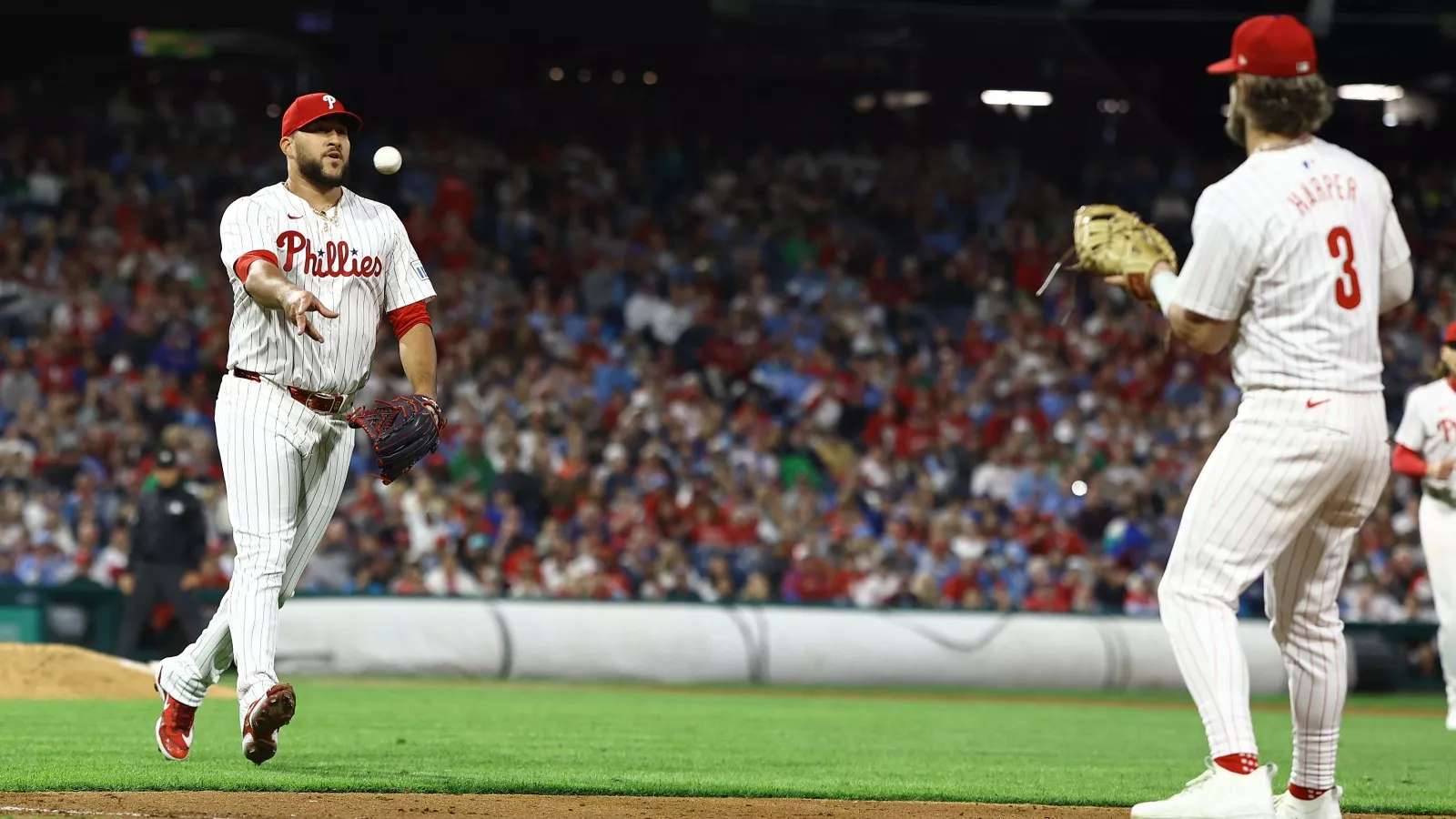 Phillies 2024 Trade Acquisition Projected To Bolt To NL West Contender