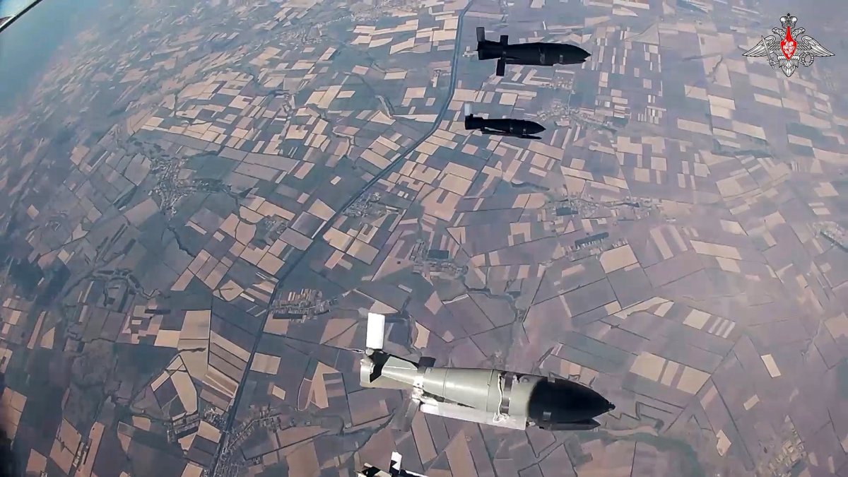 Russian Glide Bombs Being Drooped From Plane