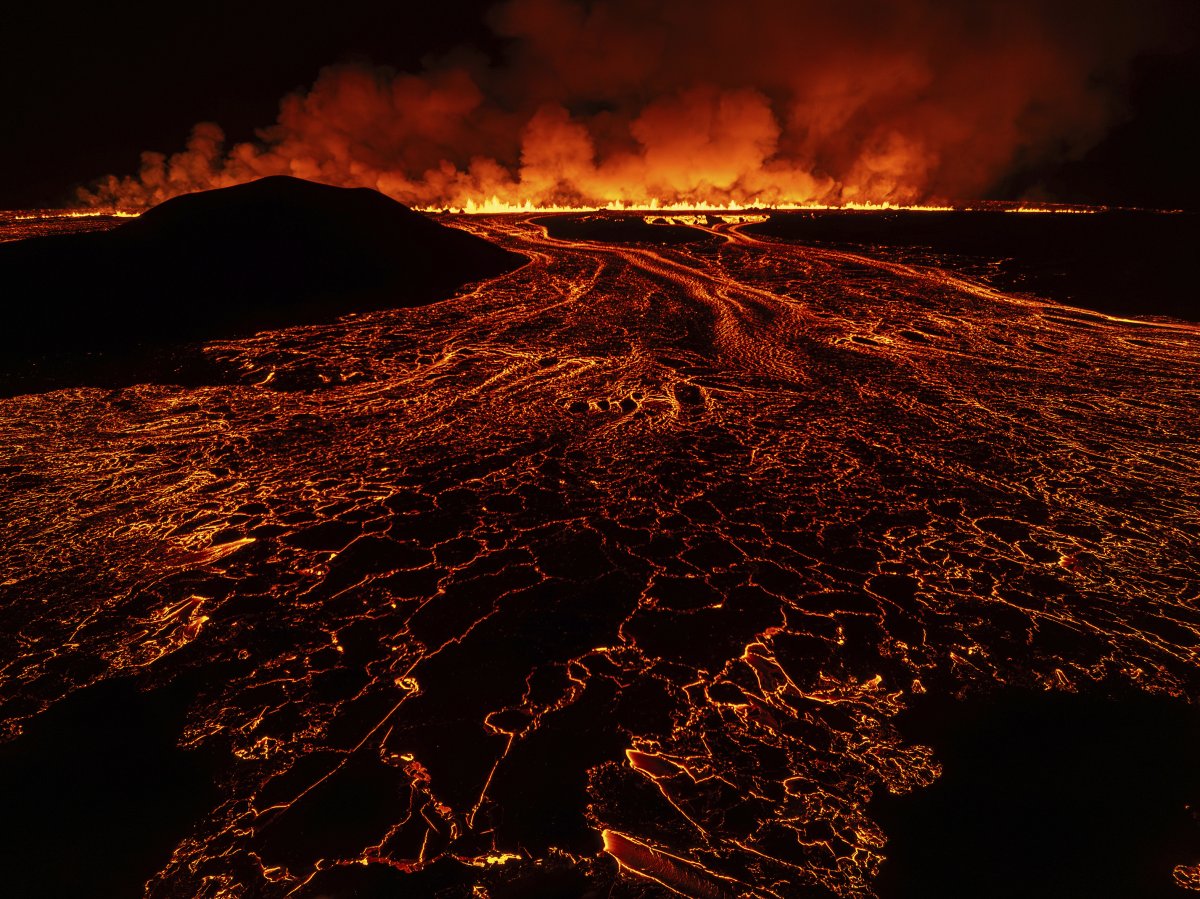 Iceland Volcano Map Shows Lava Flow From Eruption - Newsweek