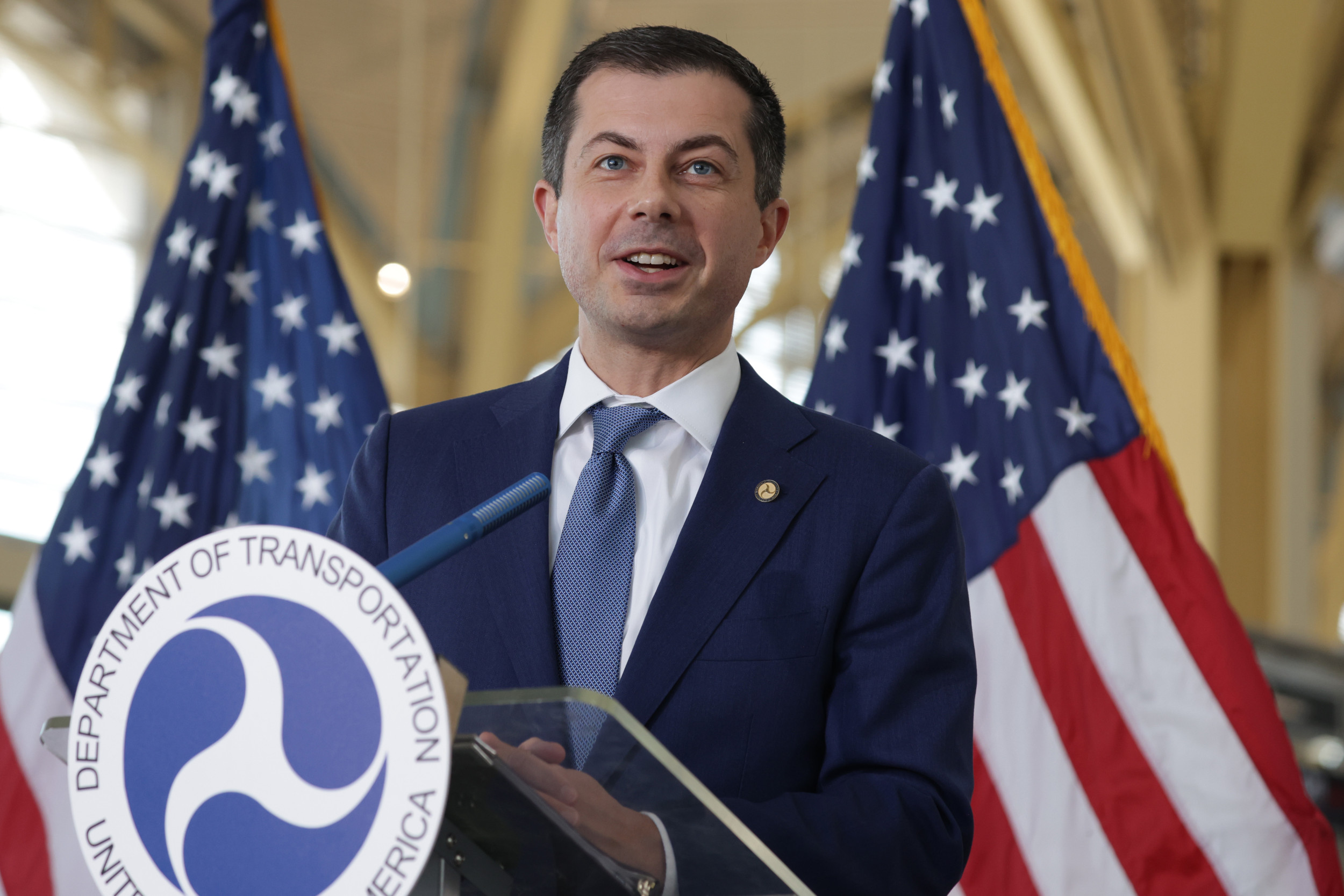 Buttigieg Offers Sharp Response to Airline CEOs Over Regulation Comments