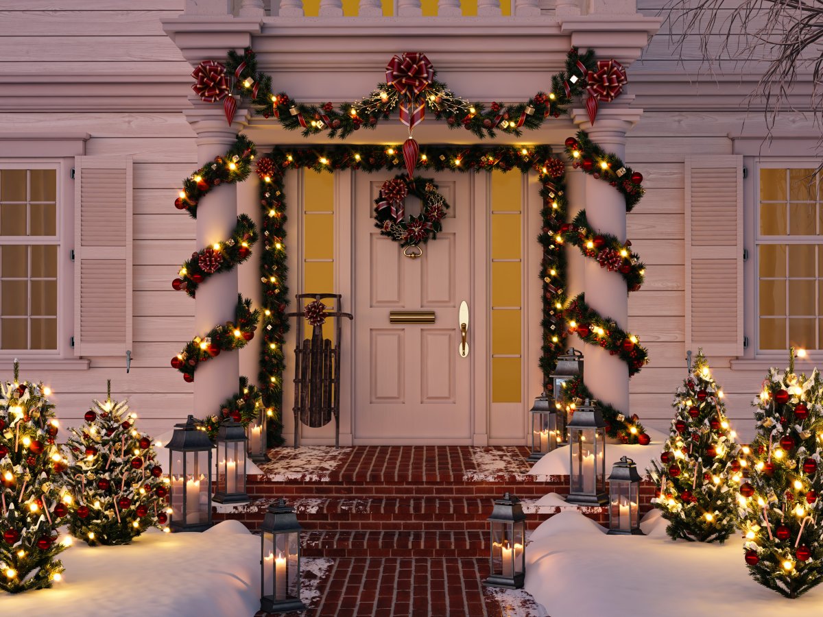 House In The U.S. With Christmas Decor