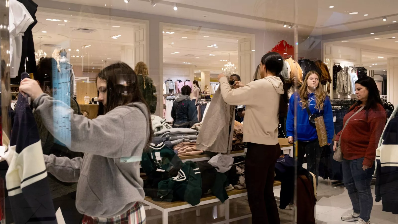 When are stores open on Black Friday? A complete list for holiday shopping