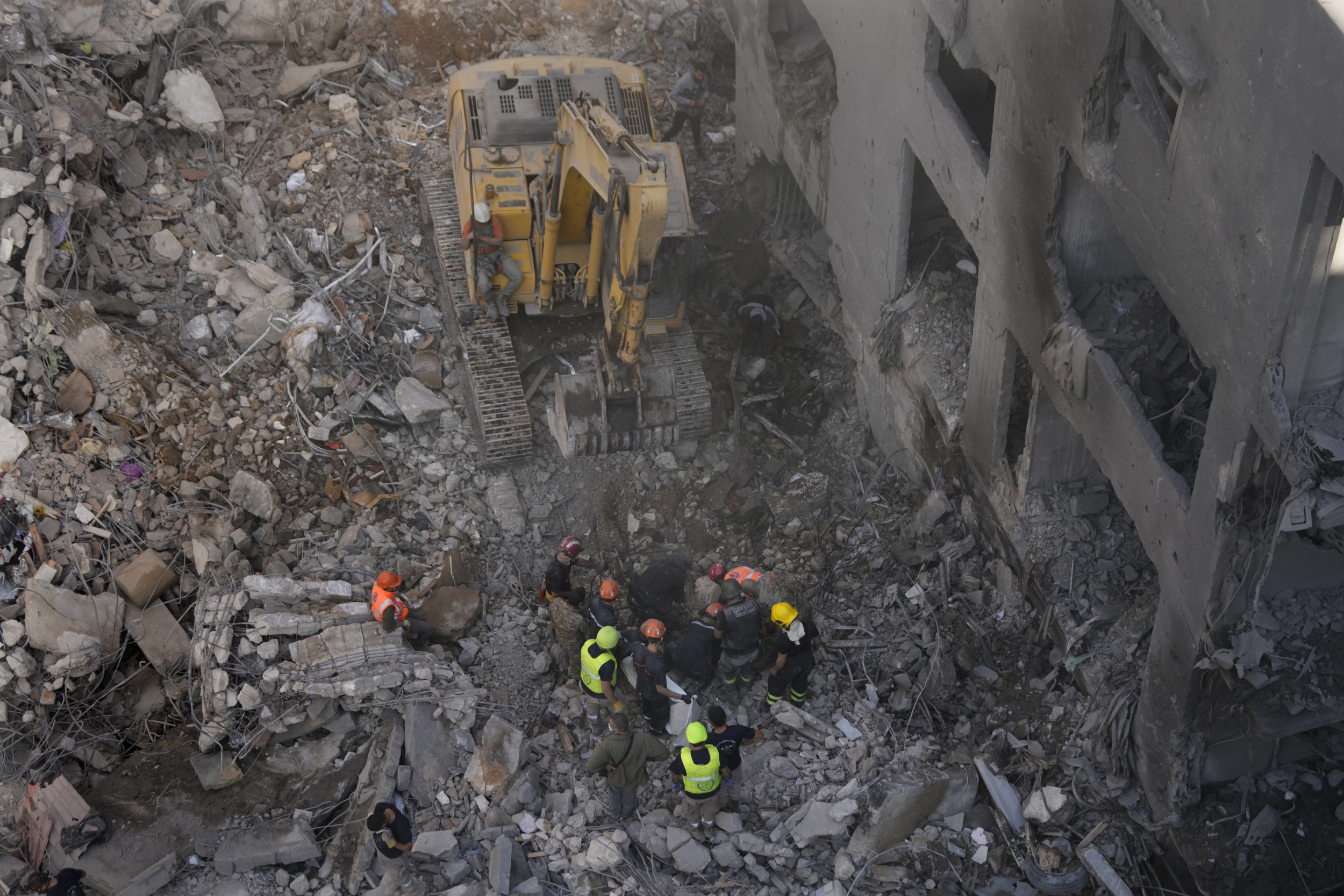 Major Israeli Airstrike Kills 15 in Beirut