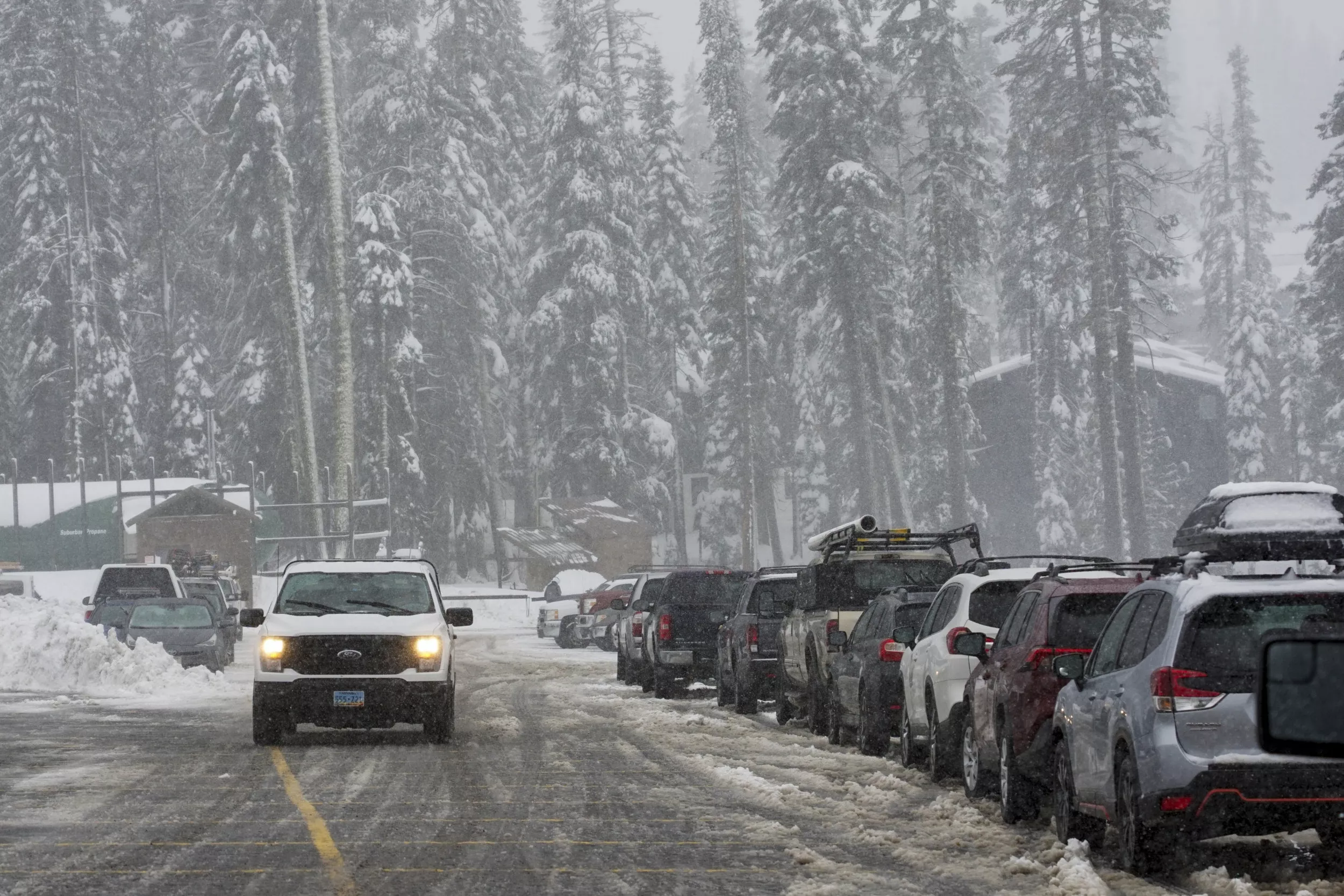 Winter weather warnings for 14 states with 7 feet of snow to hit